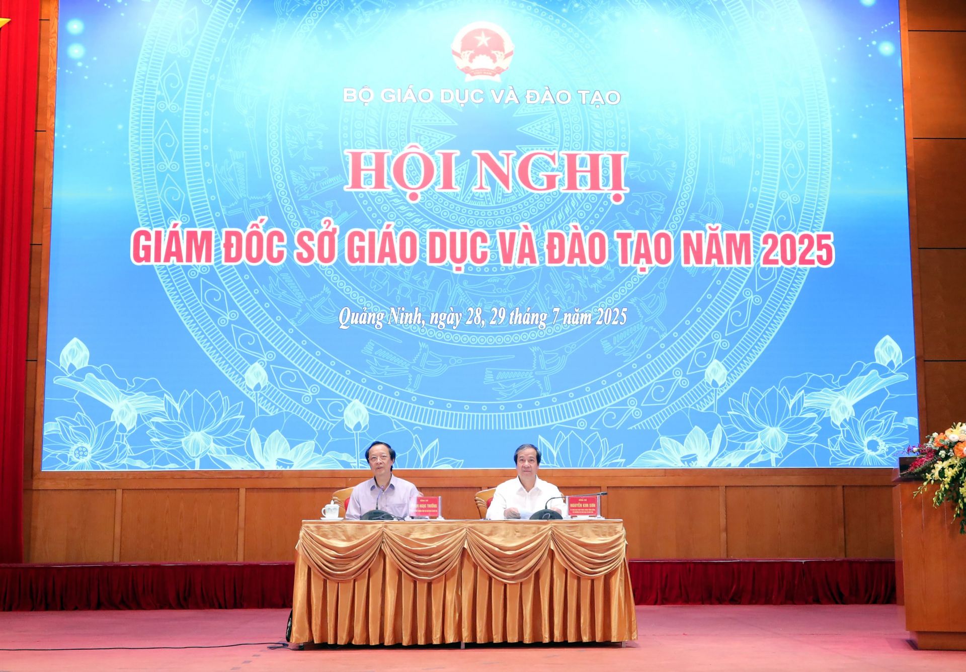 Bộ trưởng Nguyễn Kim Sơn và Thứ trưởng thường trực Phạm Ngọc Thưởng chủ trì Hội nghị Giám đốc Sở GD&ĐT 2025