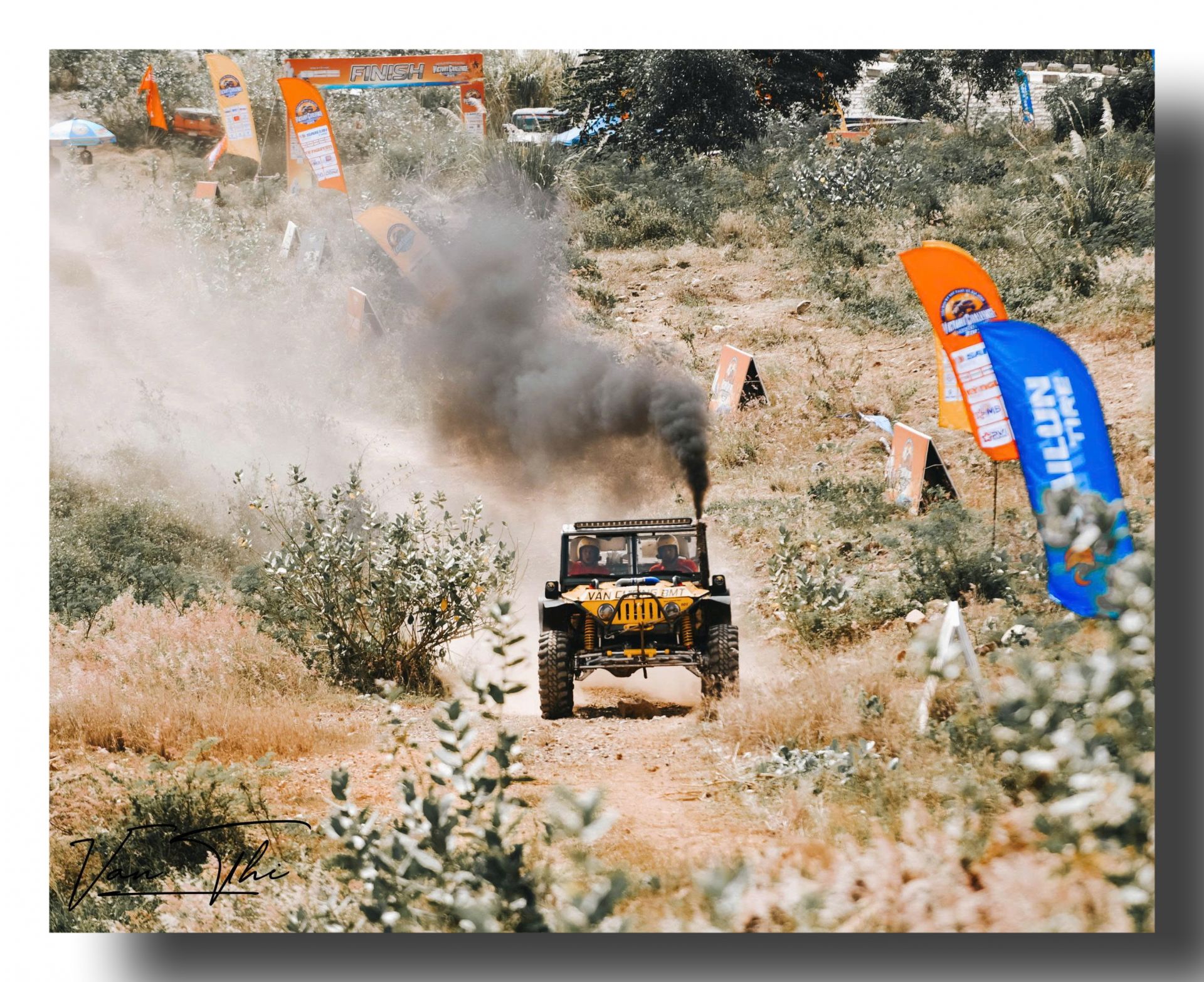 Chinh phục địa hình dốc đứng, những chiếc xe off-road phô diễn sức mạnh động cơ và kỹ thuật điều khiển. Chinh phục địa hình dốc đứng, những chiếc xe off-road phô diễn sức mạnh động cơ và kỹ thuật điều khiển.