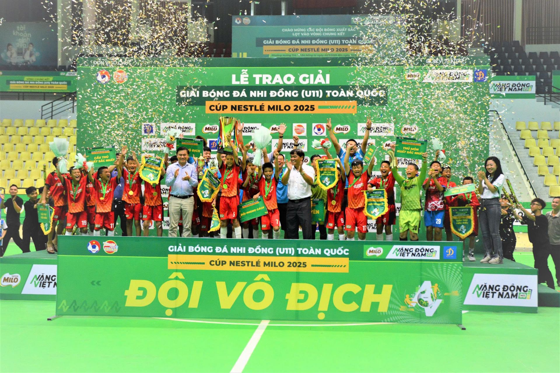 U11 Hưng Yên lên ngôi vô địch U11 Hưng Yên lên ngôi vô địch