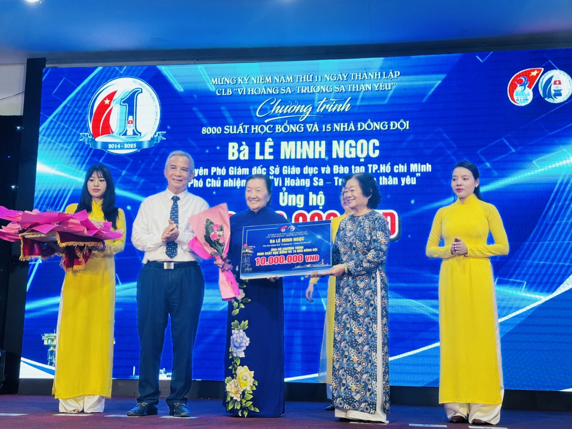 4 Buổi lễ tiếp nhận hơn 5 tỷ đồng do các tổ chức, cá nhân ủng hộ cho chương trình “Nghĩa tình biên giới, biển đảo” 4 Buổi lễ tiếp nhận hơn 5 tỷ đồng do các tổ chức, cá nhân ủng hộ cho chương trình “Nghĩa tình biên giới, biển đảo”