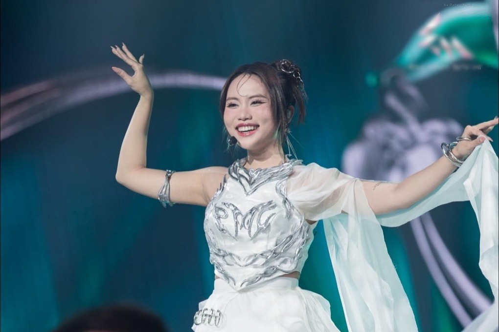 Phương Mỹ Chi là một trong các ca sĩ GenZ thành công của thời điểm hiện tại Phương Mỹ Chi là một trong các ca sĩ GenZ thành công của thời điểm hiện tại