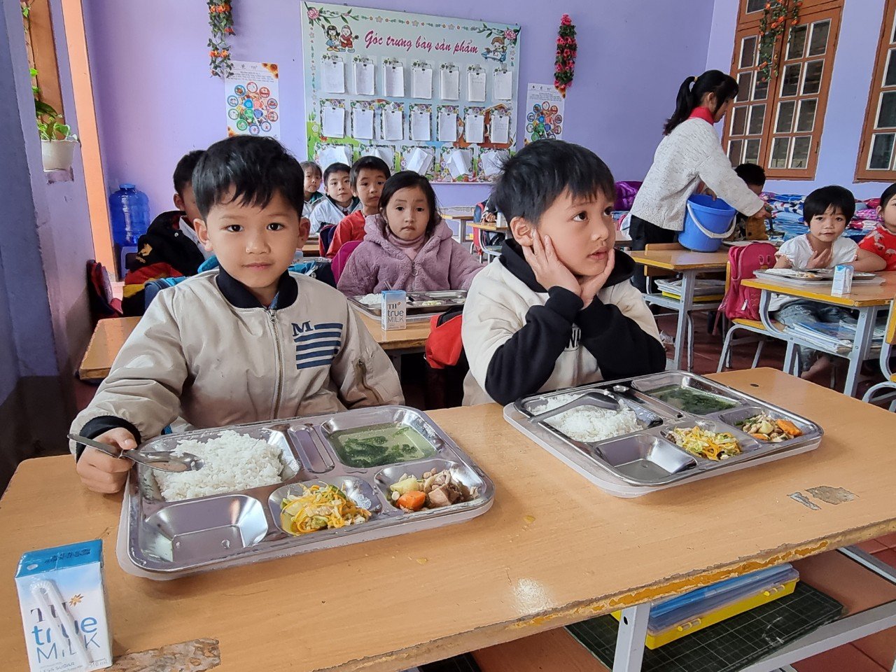 Bữa ăn học đường