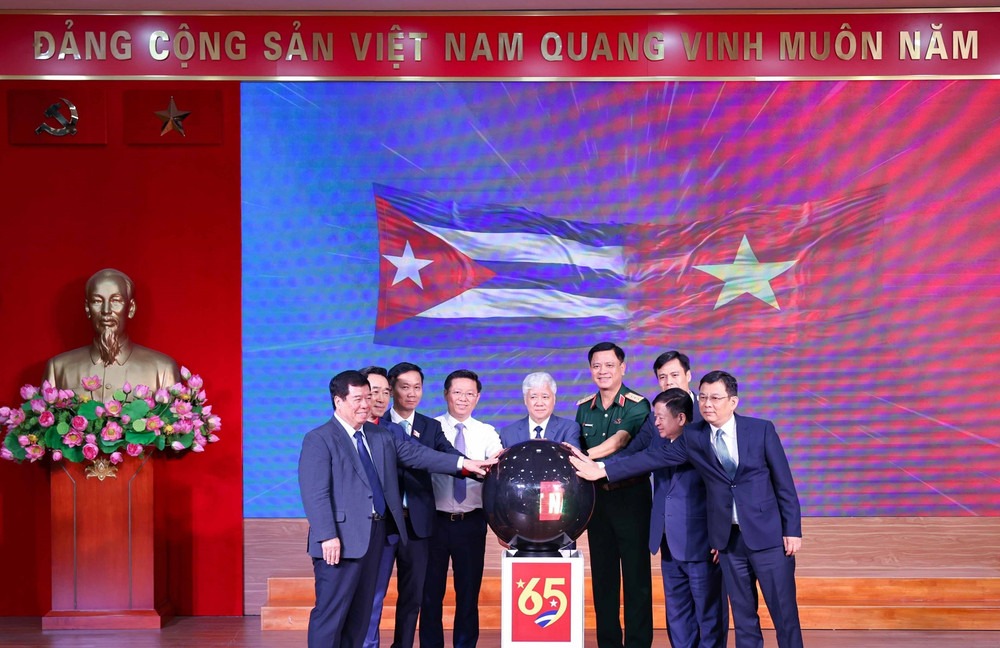 Sau 20 giờ phát động, số tiền ủng hộ nhân dân Cuba đã trên 65 tỷ đồng và hiện tiếp tục tăng thêm