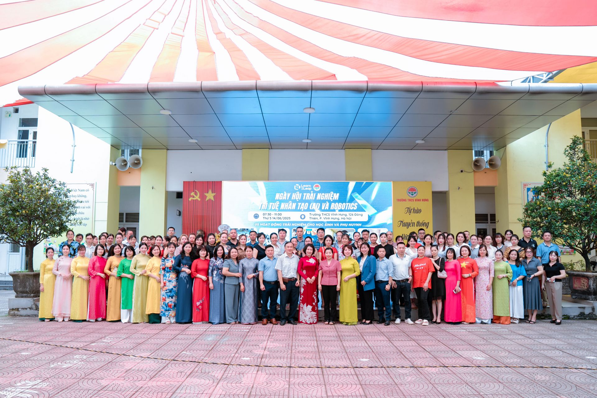 Sự kiện diễn ra thành công tốt đẹp, lan toả đam mê khám phá công nghệ trong các bạn học sinh Sự kiện diễn ra thành công tốt đẹp, lan toả đam mê khám phá công nghệ trong các bạn học sinh