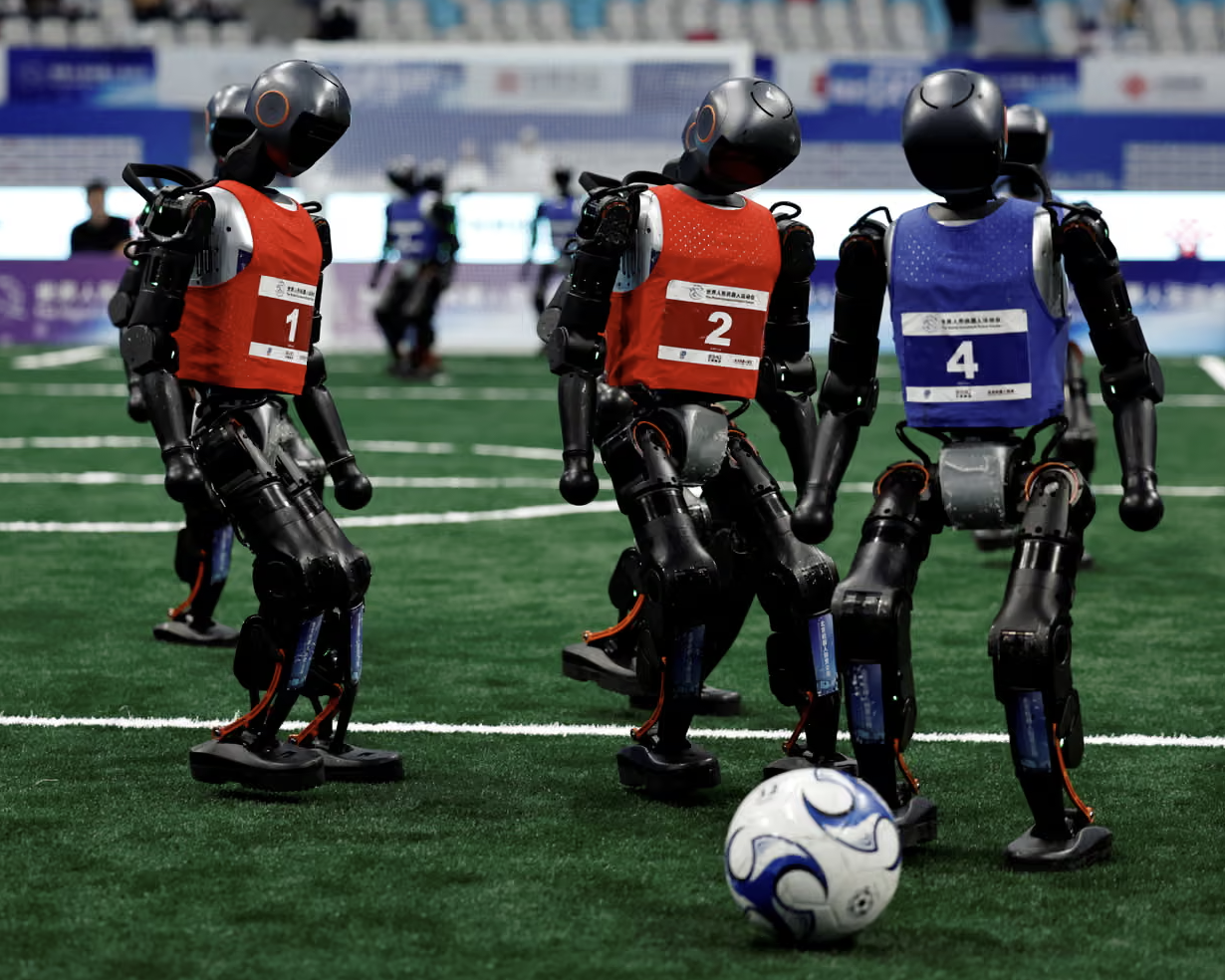 Robot tham gia tranh tài 
