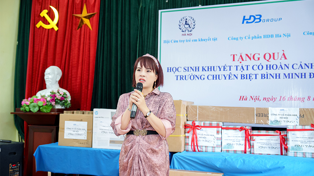 Tổng Giám đốc Công ty cổ phần HDB Hà Nội Nguyễn Thị Thu Khoa chia sẻ cảm xúc tại chương trình
