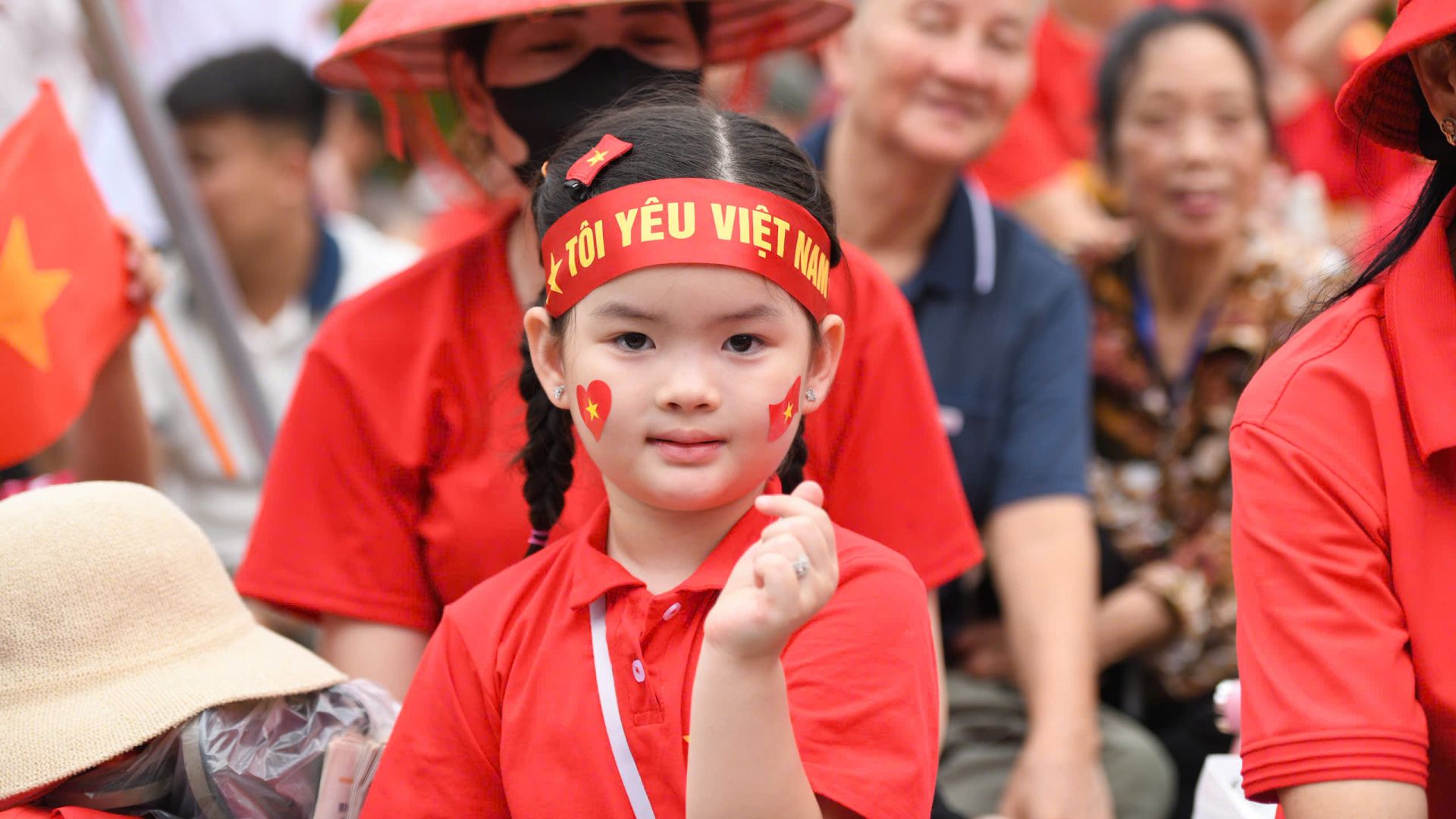 Nhân dân hát vang "Việt Nam! Hồ Chí Minh" đón xem tổng hợp luyện