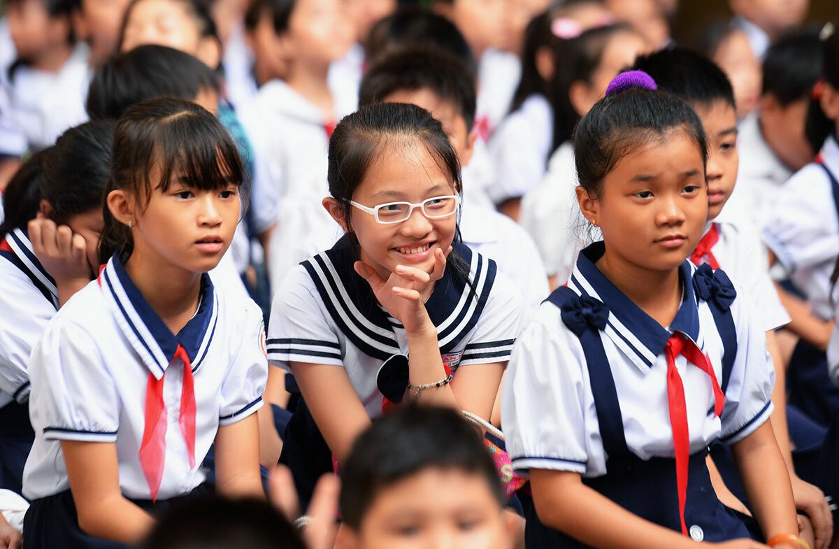 Sở GD&ĐT TP. Hồ Chí Minh sẽ lấy ý kiến phụ huynh về việc cấm sử dụng điện thoại trong trường học