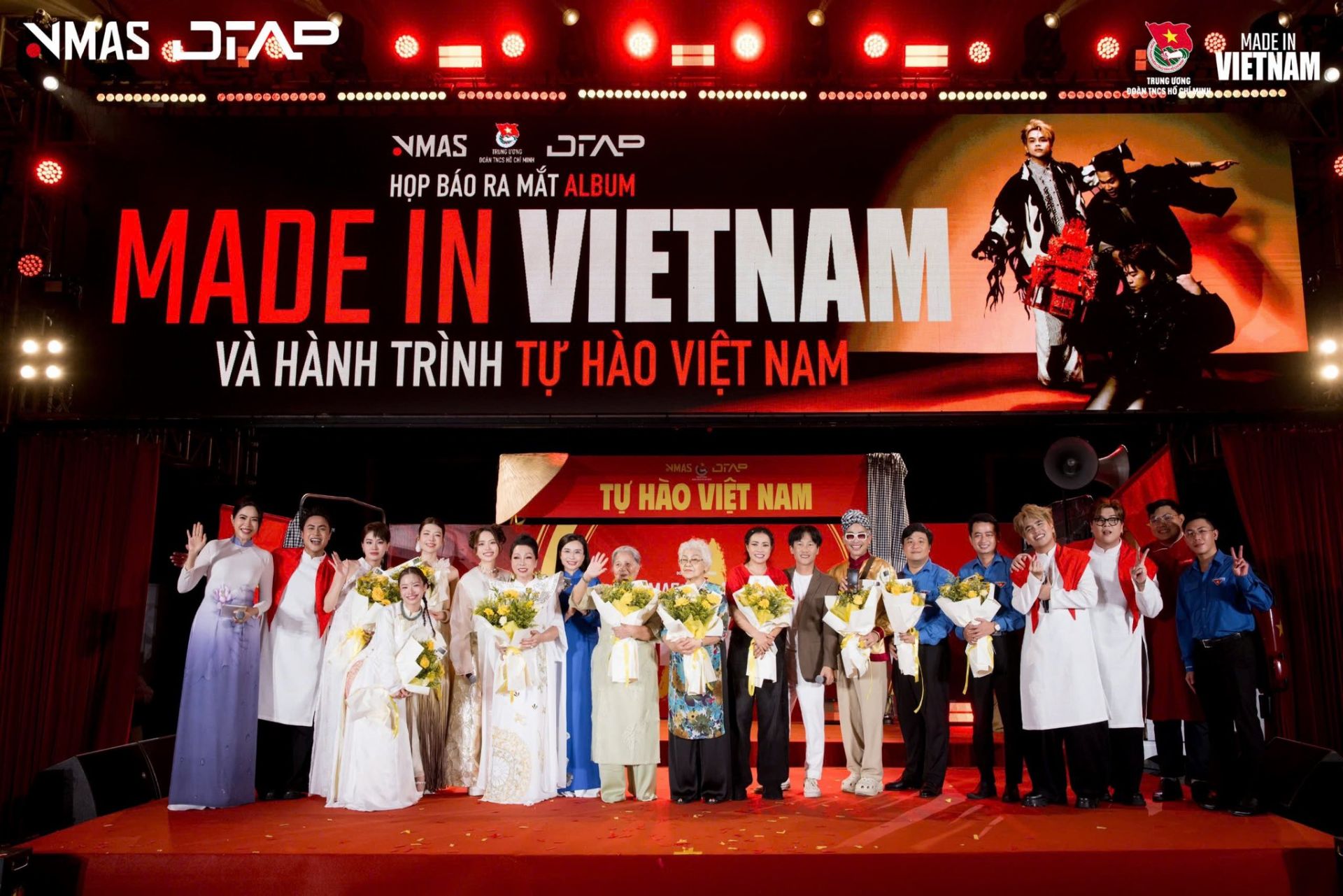 Bí thư T.Ư Đoàn Nguyễn Phạm Duy Trang dự lễ ra mắt album Bí thư T.Ư Đoàn Nguyễn Phạm Duy Trang dự lễ ra mắt album