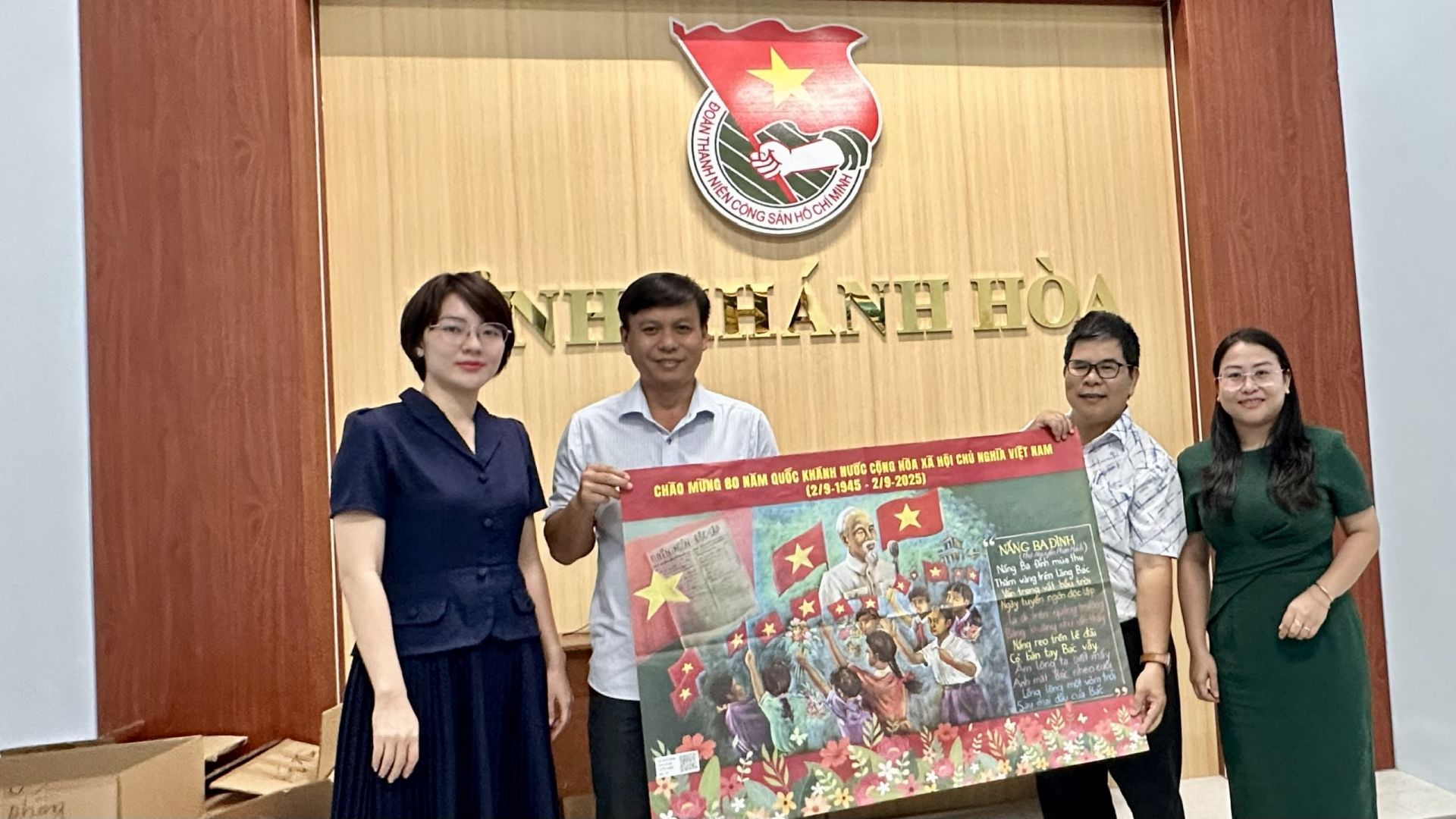 Món quà đặc biệt gửi tặng đến các anh chị tỉnh đoàn Khánh Hòa.