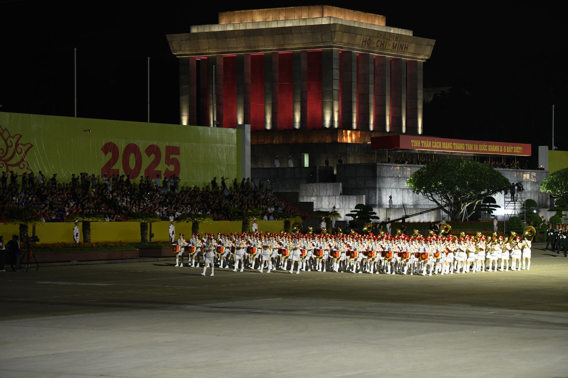 Khối nữ Quân nhạc.