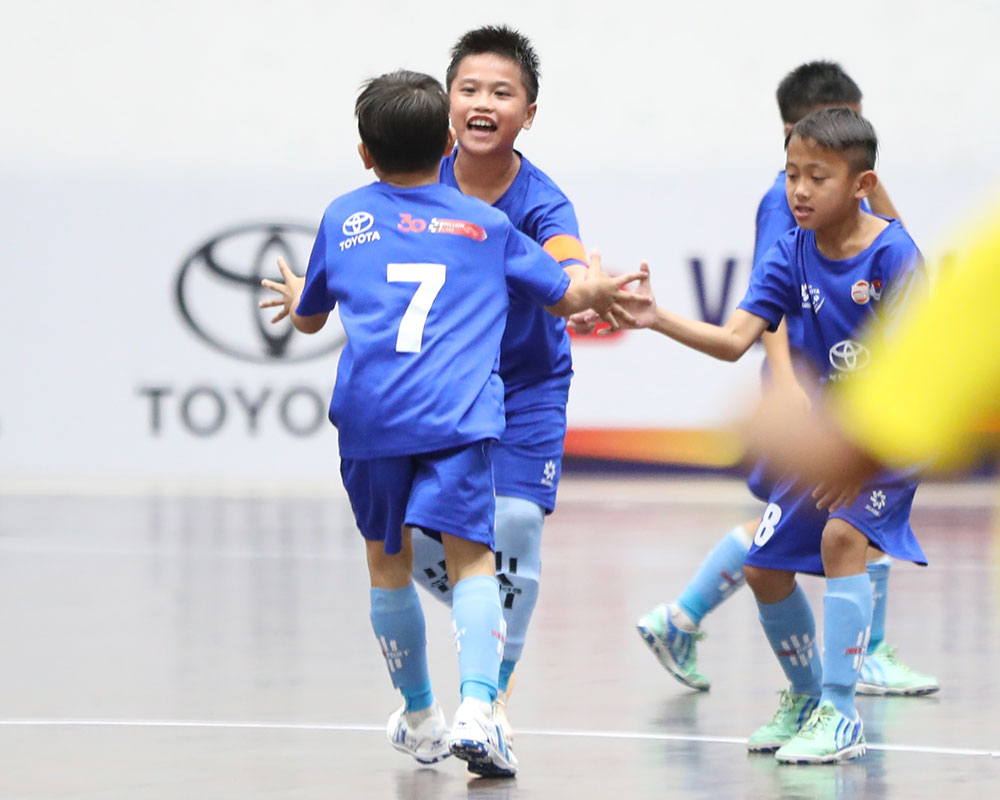 Niềm vui chiến thắng của các cầu thủ U9 Việt Hùng Thanh Hoá. Niềm vui chiến thắng của các cầu thủ U9 Việt Hùng Thanh Hoá.