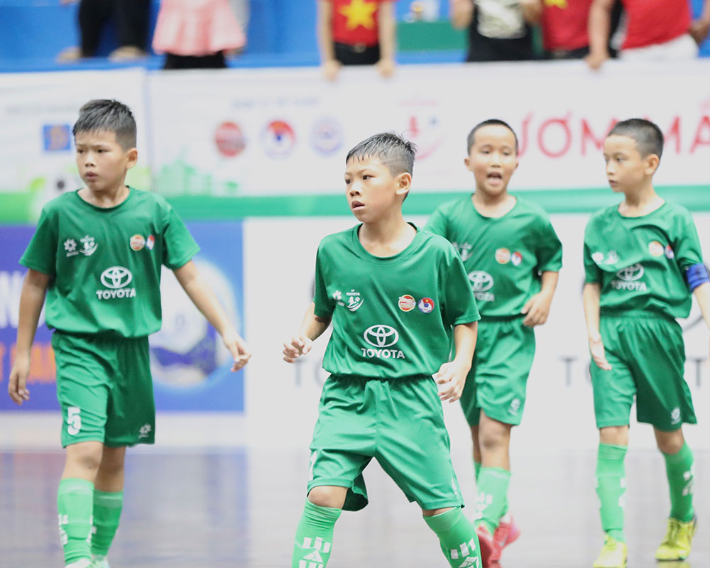 Các cầu thủ U9 Văn Tâm Đồng Nai vui mừng sau khi đánh bại U9 SLNA. Các cầu thủ U9 Văn Tâm Đồng Nai vui mừng sau khi đánh bại U9 SLNA.