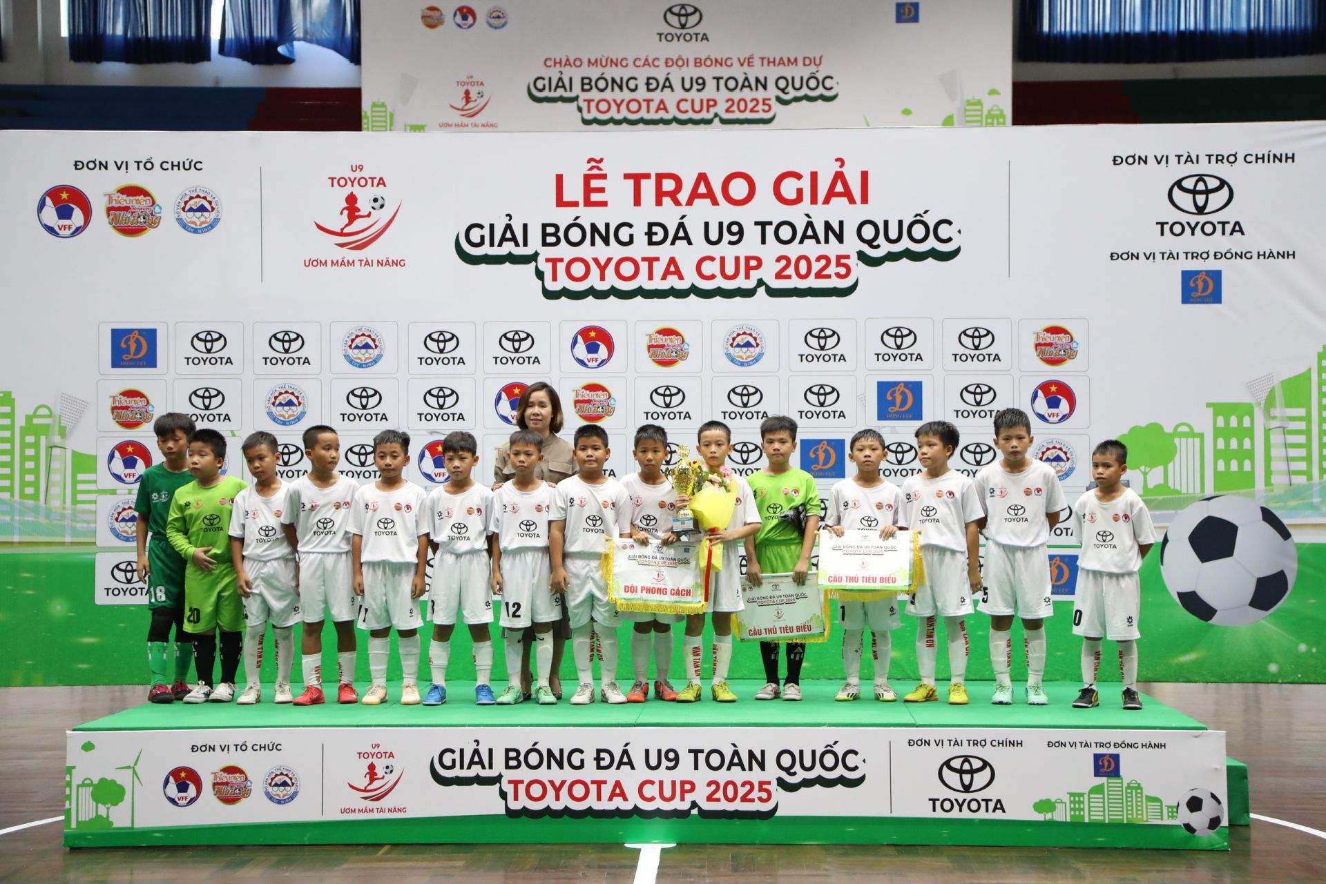 Giải Phong cách Toyota: U9 Văn Tâm Đồng Nai.