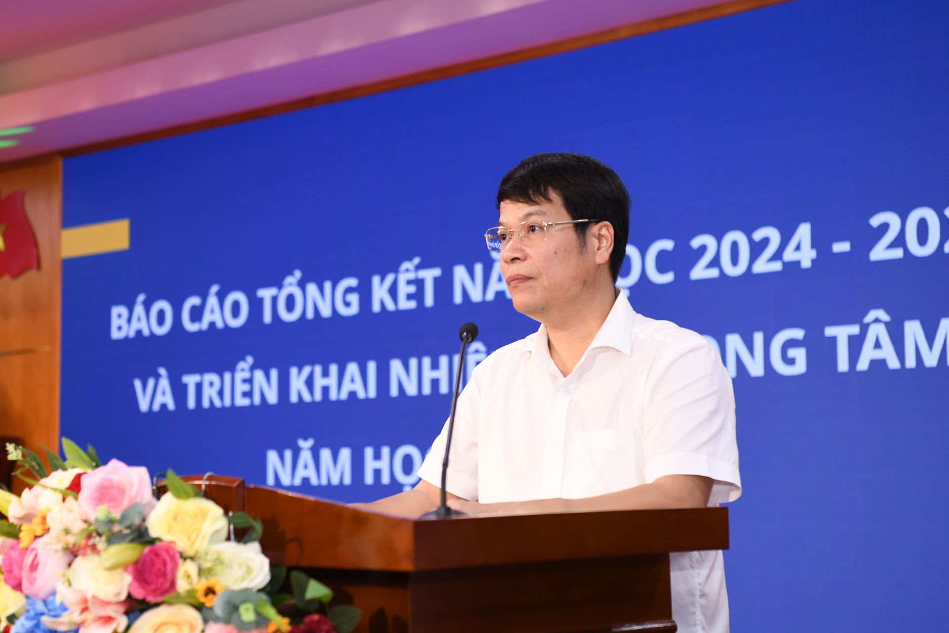 Trưởng Phòng Văn hóa xã hội phường Tây Mỗ Đặng Văn Tiến tóm tắt kết quả năm học 2024-2025.
