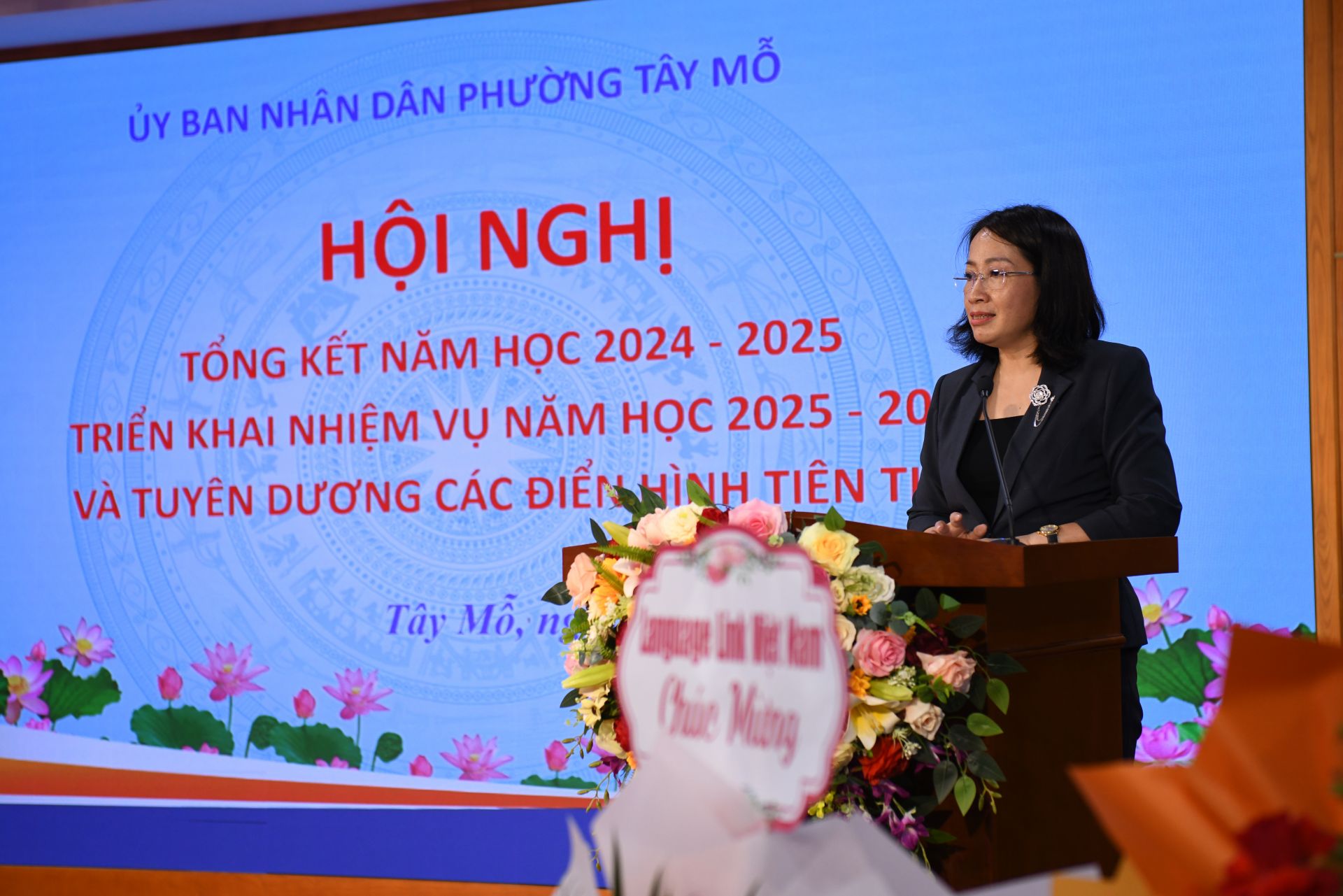 Bà Hoàng Thị Thúy Hằng - Bí thư Đảng ủy phường Tây Mỗ gợi mở một số giải pháp cho các nhà trường trong năm học mới 2025-2026.
