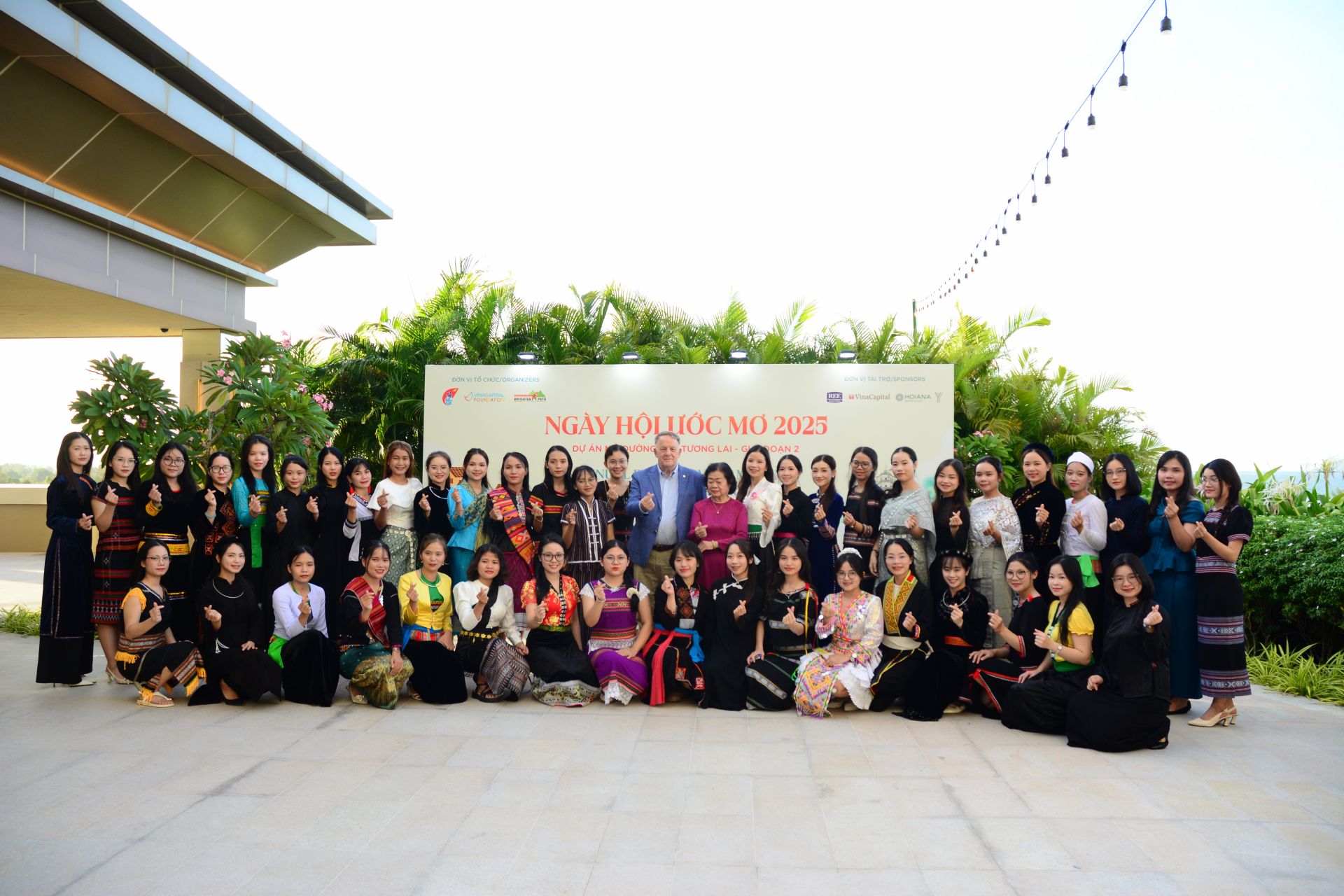 49 nữ sinh dân tộc ở 26 tỉnh thành trải dọc ba miền đất nước hội tụ trong Ngày hội ước mơ 2025.