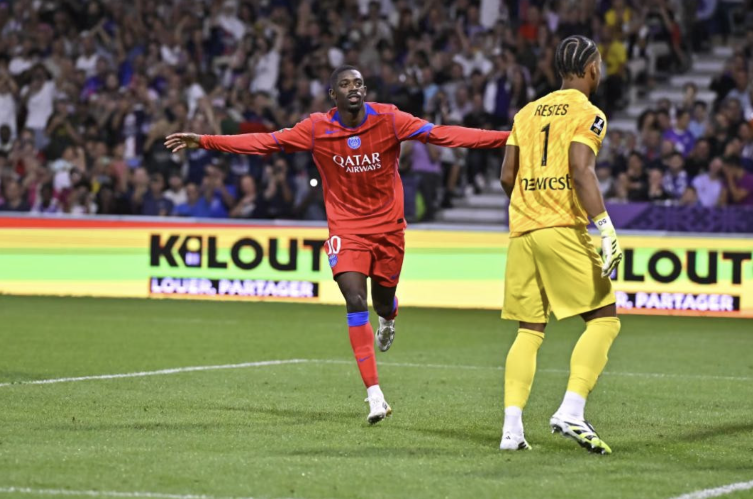 Dembele tỏa sáng với cú đúp trên chấm 11m. Dembele tỏa sáng với cú đúp trên chấm 11m.