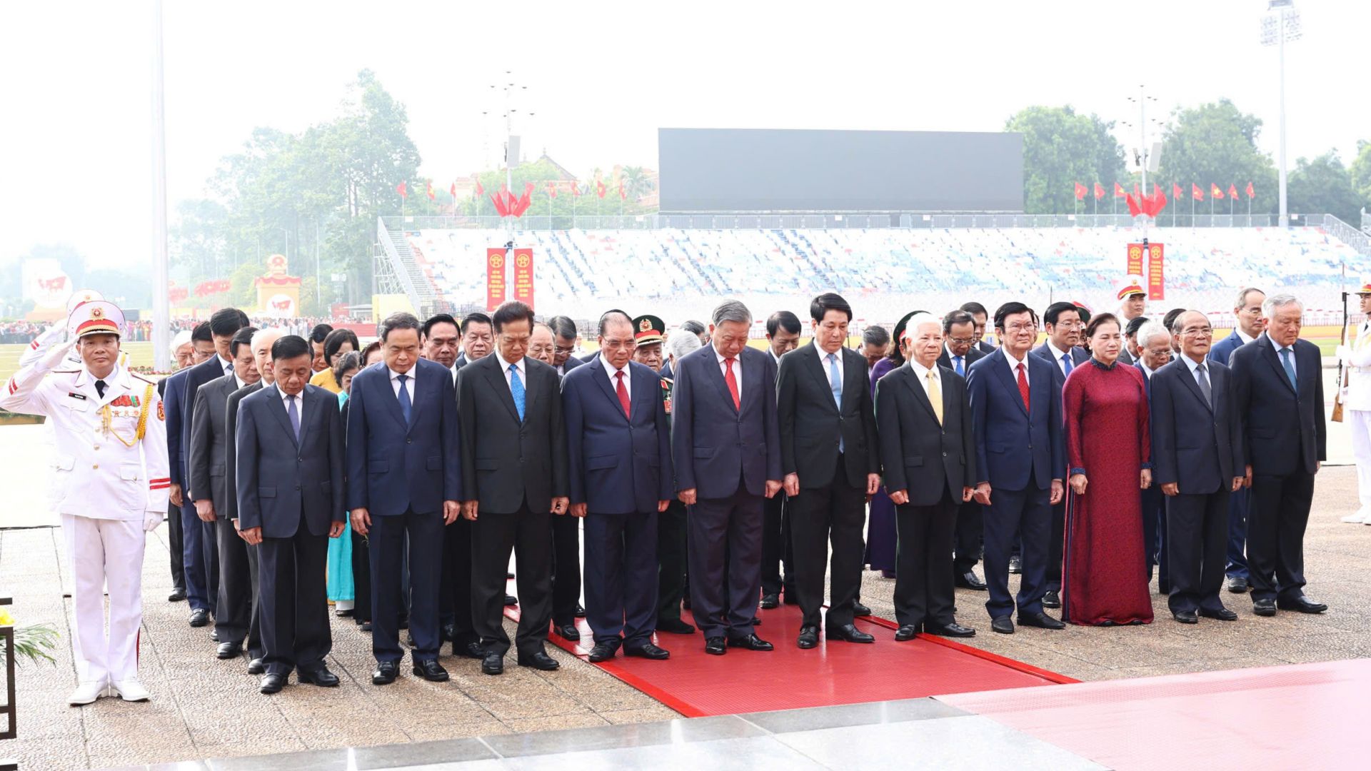 Lãnh đạo Đảng, Nhà nước vào Lăng viếng Chủ tịch Hồ Chí Minh nhân dịp 80 năm Quốc khánh