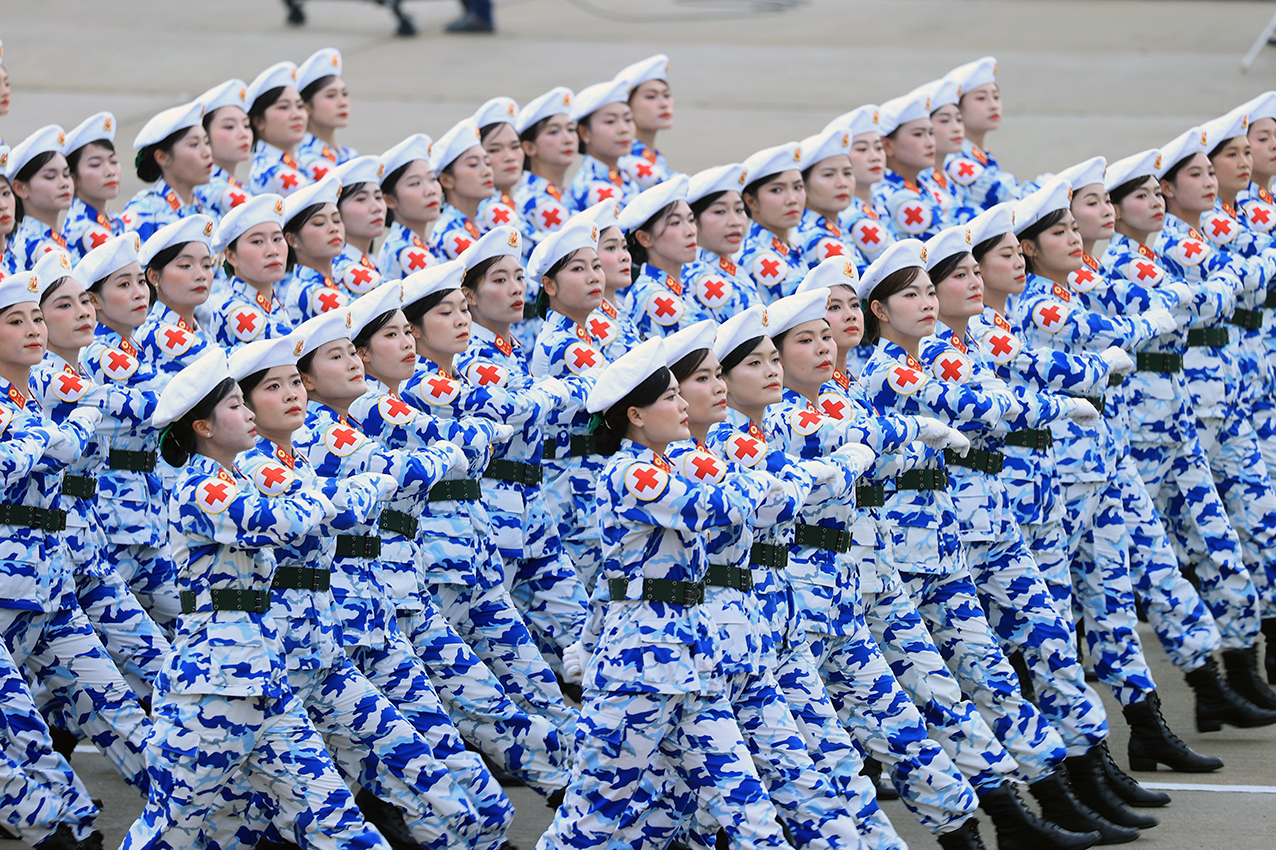 Khối nữ sĩ quan Quân y.