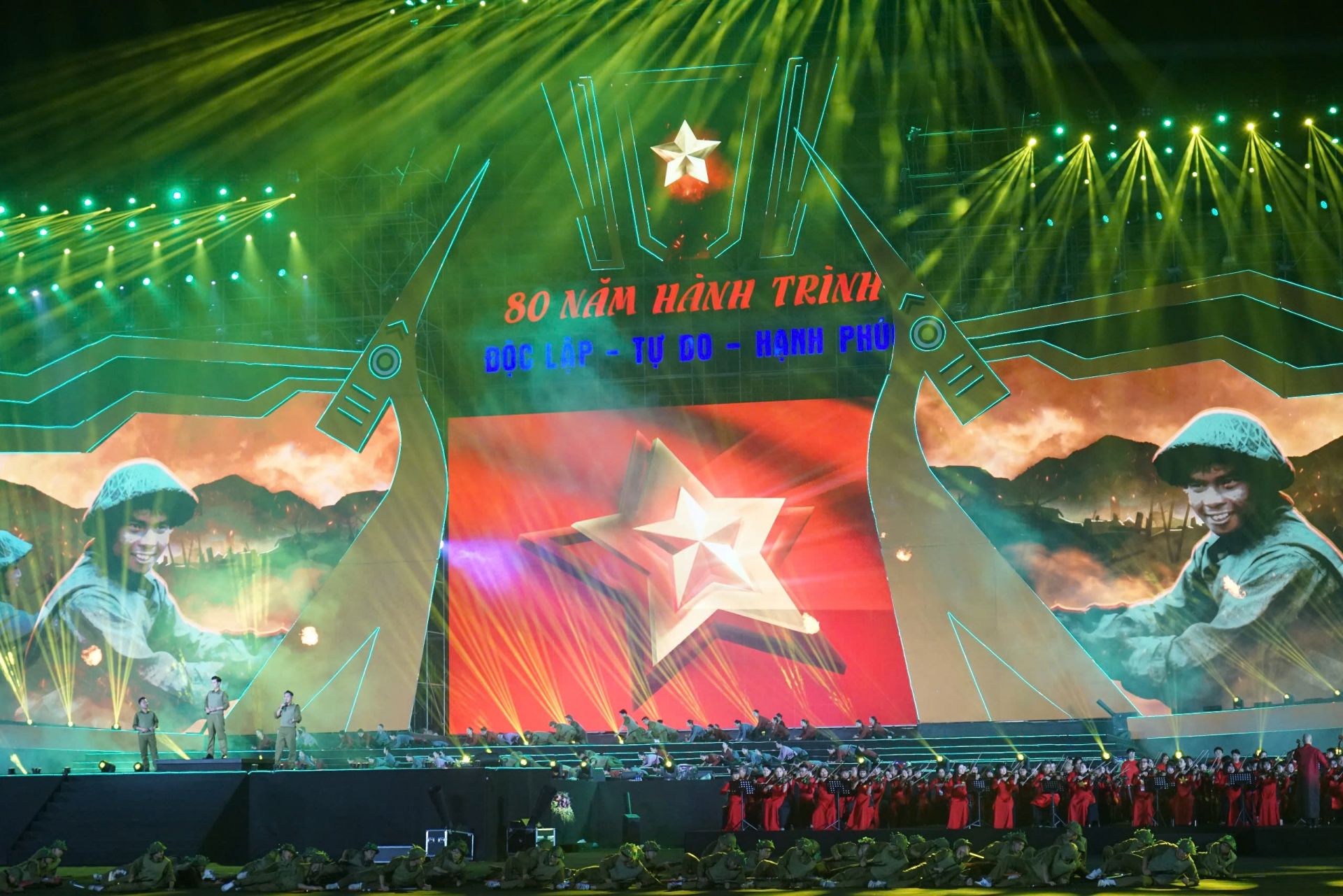 Chương trình nghệ thuật được dàn dựng công phu Chương trình nghệ thuật được dàn dựng công phu