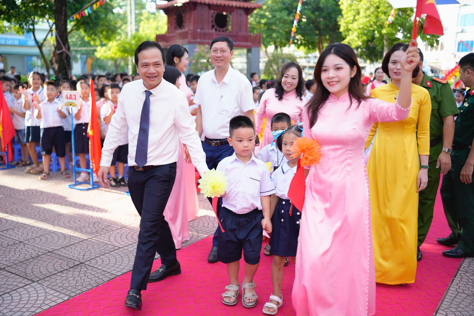 Trường Tiểu học Đông Ngạc A đón các em học sinh lớp 1 trong Lễ khai giảng.