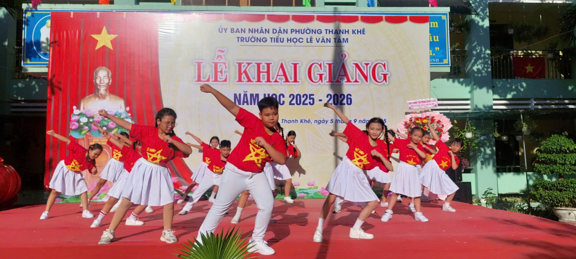 Chào mừng năm học mới ở trường TH Lê Văn Tám, Phường Thanh Khê, Đà Nẵng.