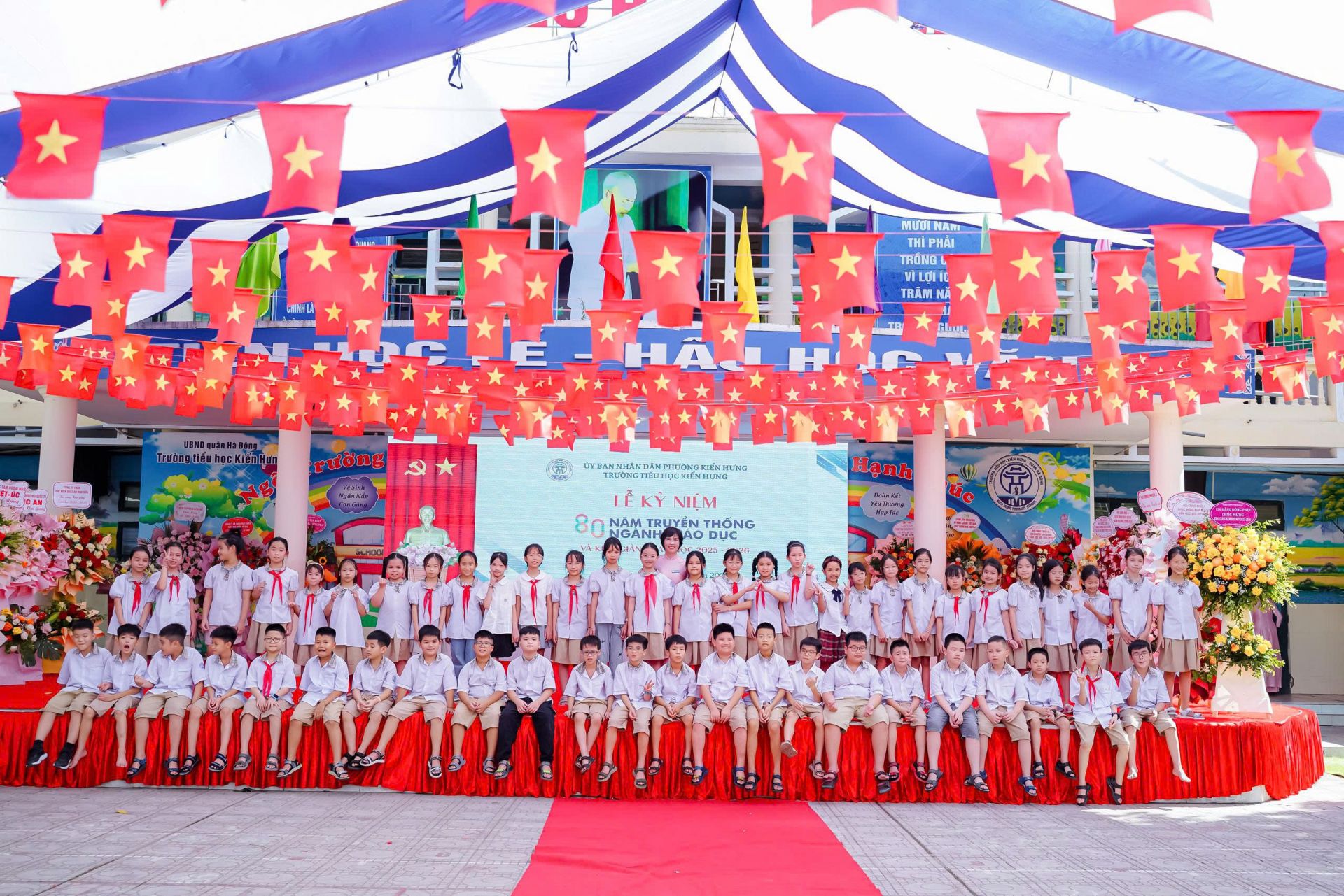 Năm học 2025-2026 đã bắt đầu với biết bao kỳ vọng… Năm học 2025-2026 đã bắt đầu với biết bao kỳ vọng…