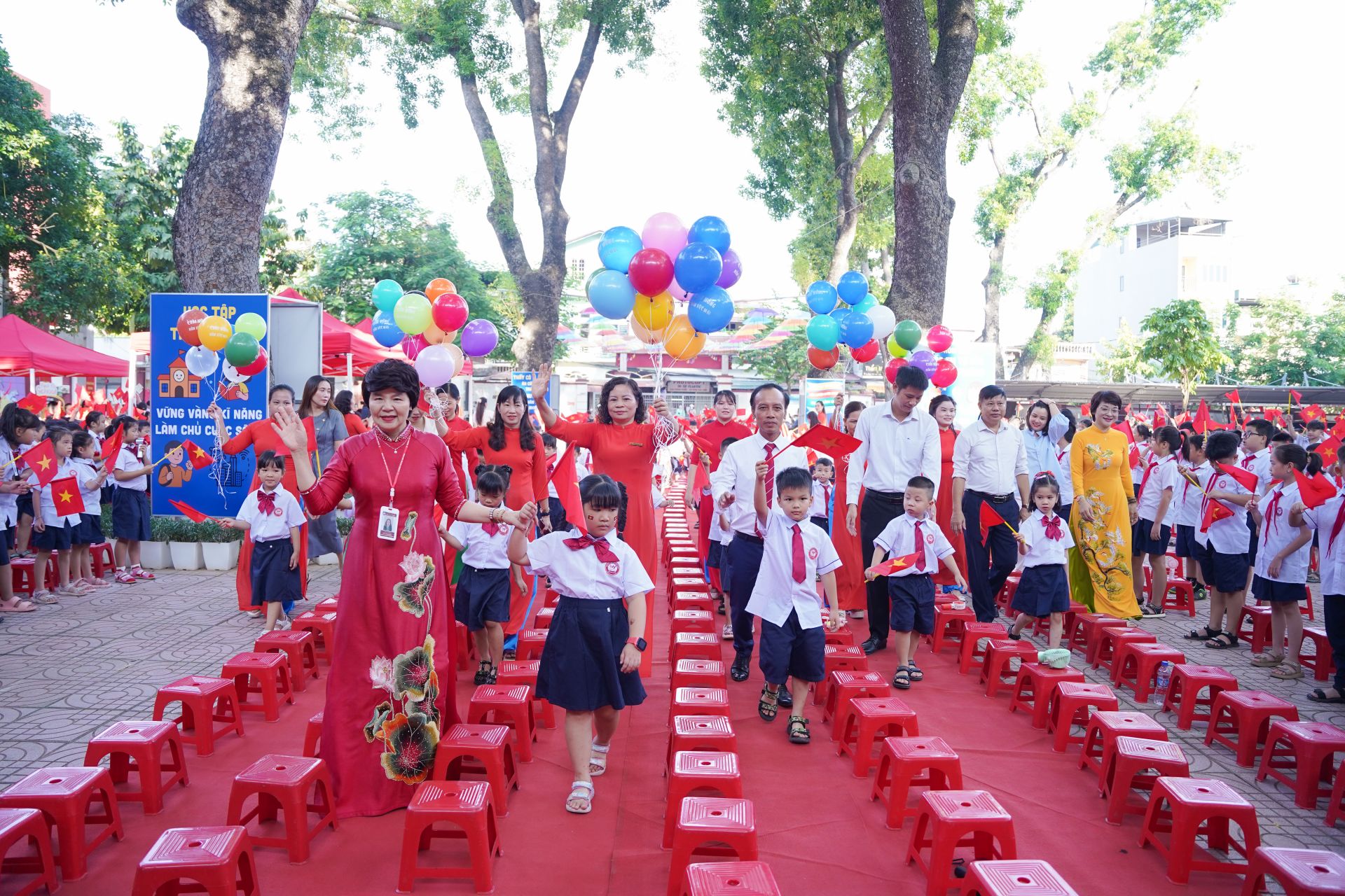 Buổi lễ Khai giảng đáng nhớ của các bạn học sinh khối 1.