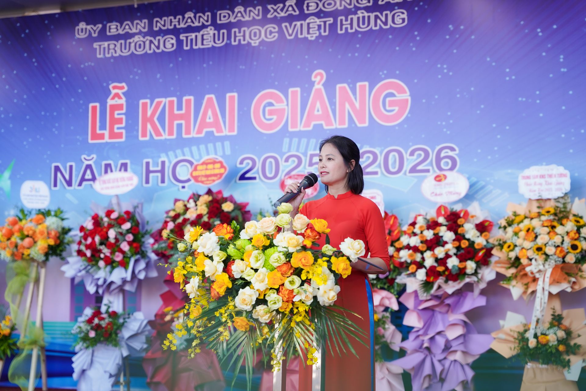 Cô Tổng phụ trách Đội Nguyễn Thị Minh Phương gửi lời chúc yêu thương đến học sinh nhà trường.