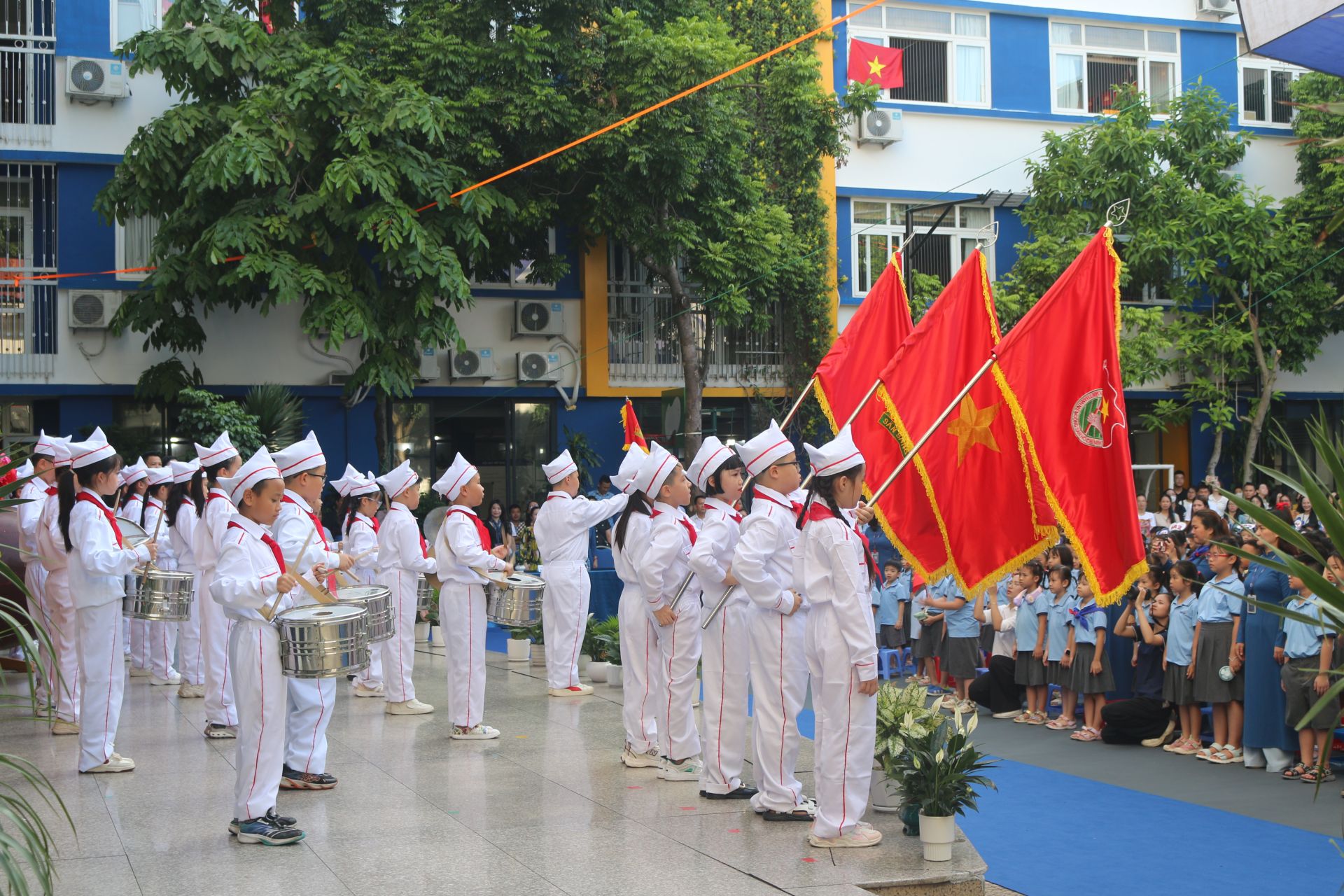 Lễ Khai giảng đặc biệt trong những ngày kỉ niệm lớn của đất nước.