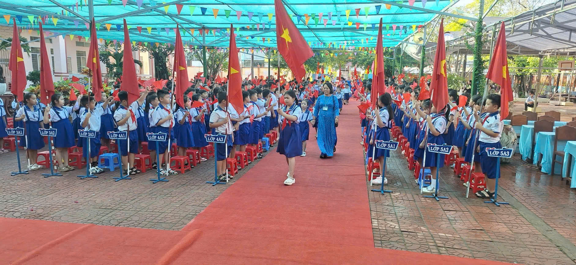 Trường Tiểu học Hàng Vịnh (tỉnh Cà Mau) tưng bừng tổ chức Lễ khai giảng năm học 2025 – 2026. Trường Tiểu học Hàng Vịnh (tỉnh Cà Mau) tưng bừng tổ chức Lễ khai giảng năm học 2025 – 2026.