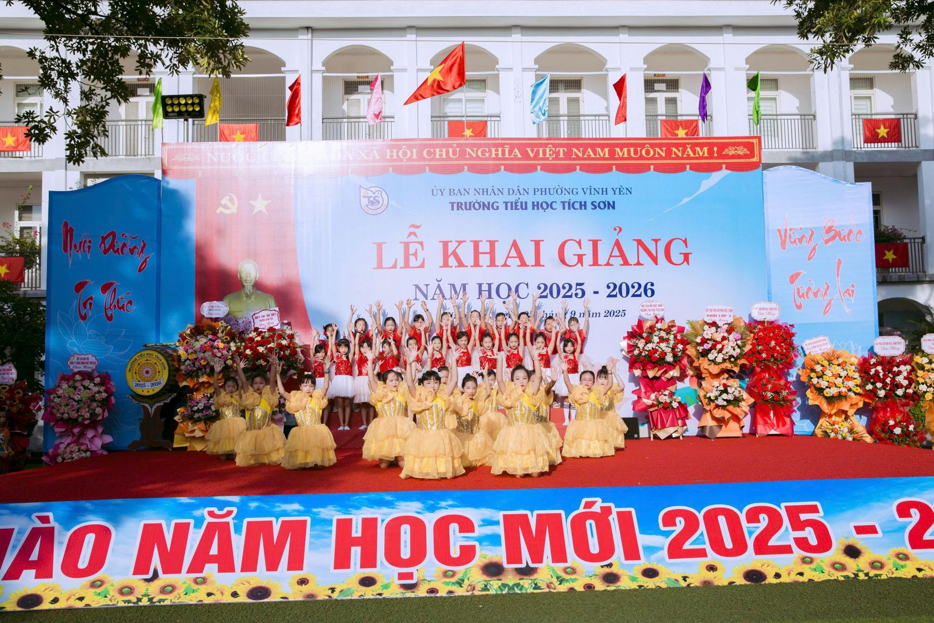 Tiết mục văn nghệ chào mừng năm học mới tại Trường Tiểu học Tích Sơn (TP Vĩnh Yên, tỉnh Vĩnh Phúc).