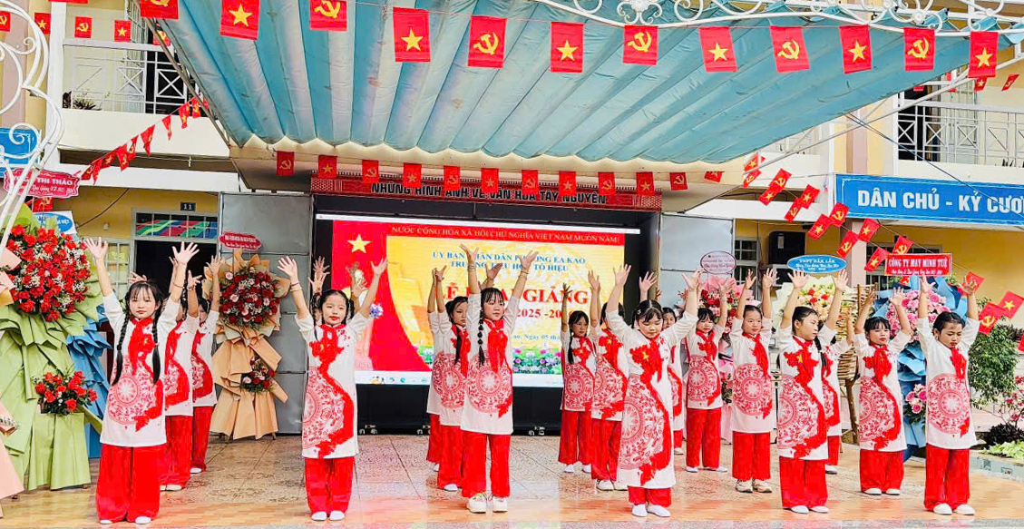 Trường Tiểu học Tô Hiệu , Phường Ea Kao rộn ràng chào mừng năm học mới.