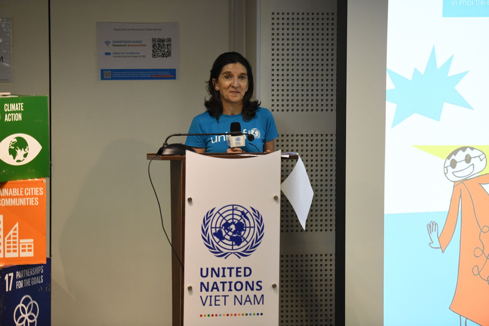 Bà Micheala Bauer – Phó Trưởng đại diện UNICEF tại Việt Nam nhấn mạnh vai trò của trẻ em trước thách thức biến đổi khí hậu.