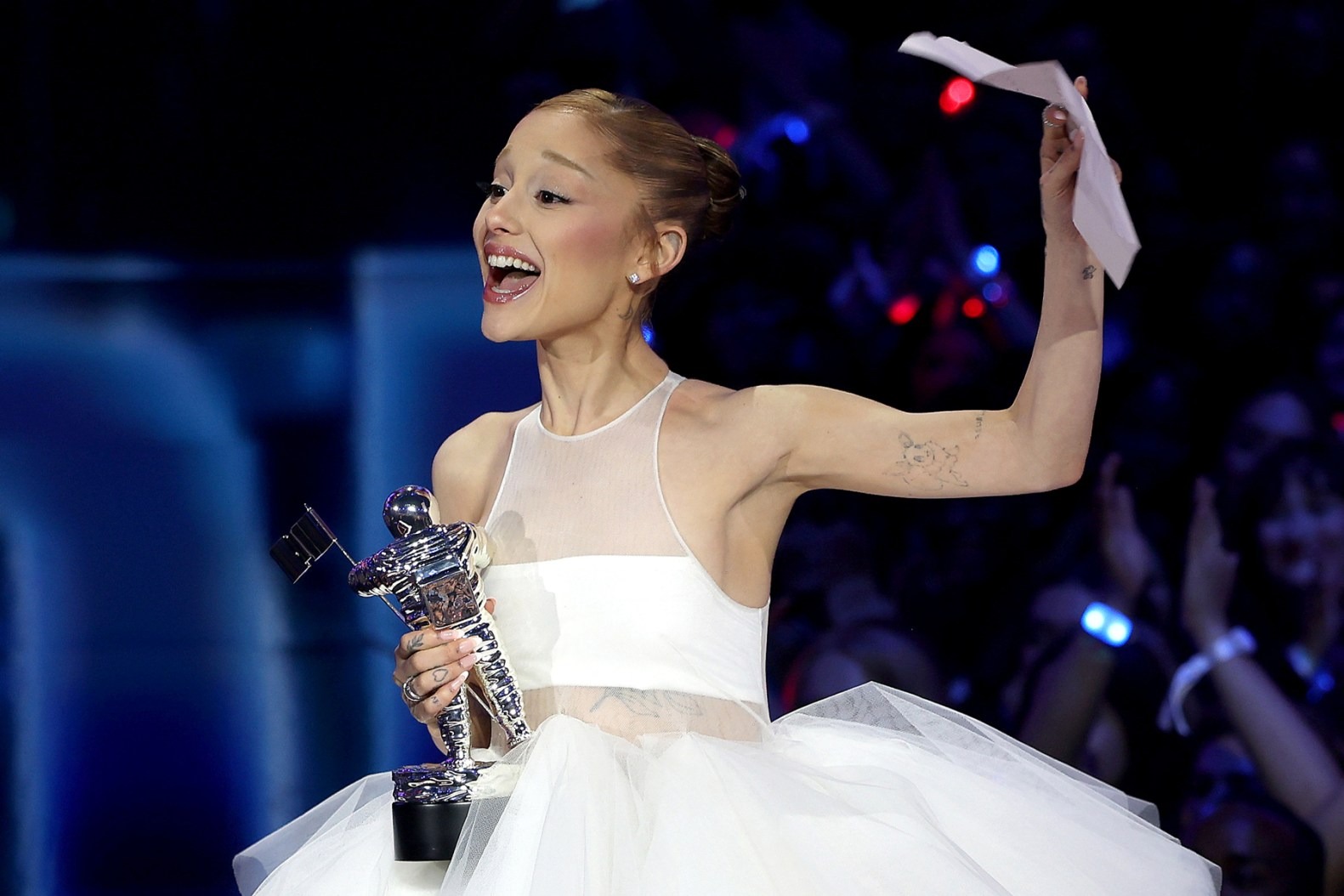 Adriana Grande tại VMAs Adriana Grande tại VMAs