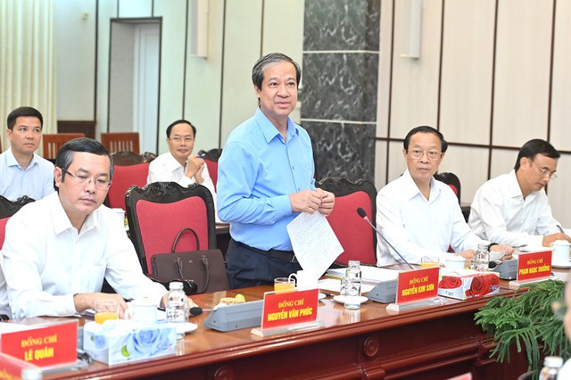 Bộ trưởng Giáo dục và Đào tạo Nguyễn Kim Sơn phát biểu tại cuộc họp. Bộ trưởng Giáo dục và Đào tạo Nguyễn Kim Sơn phát biểu tại cuộc họp.