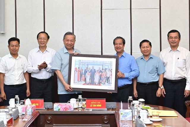 Tổng Bí thư Tô Lâm làm việc với Bộ Giáo dục và Đào tạo về triển khai Nghị quyết 71