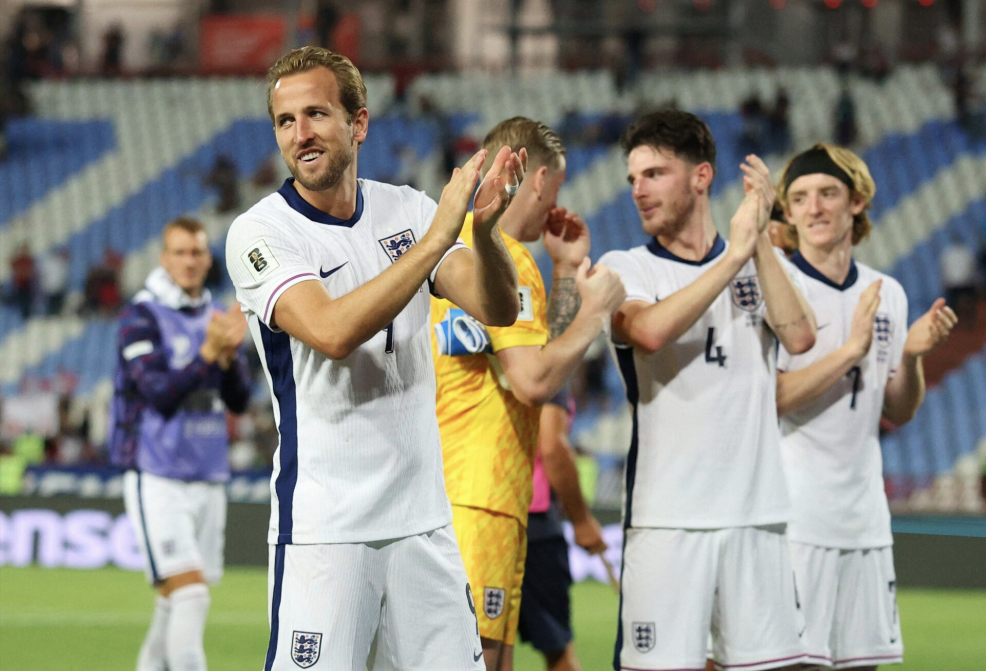 Harry Kane ăn mừng trong trận Anh thắng Serbia 5-0. Harry Kane ăn mừng trong trận Anh thắng Serbia 5-0.