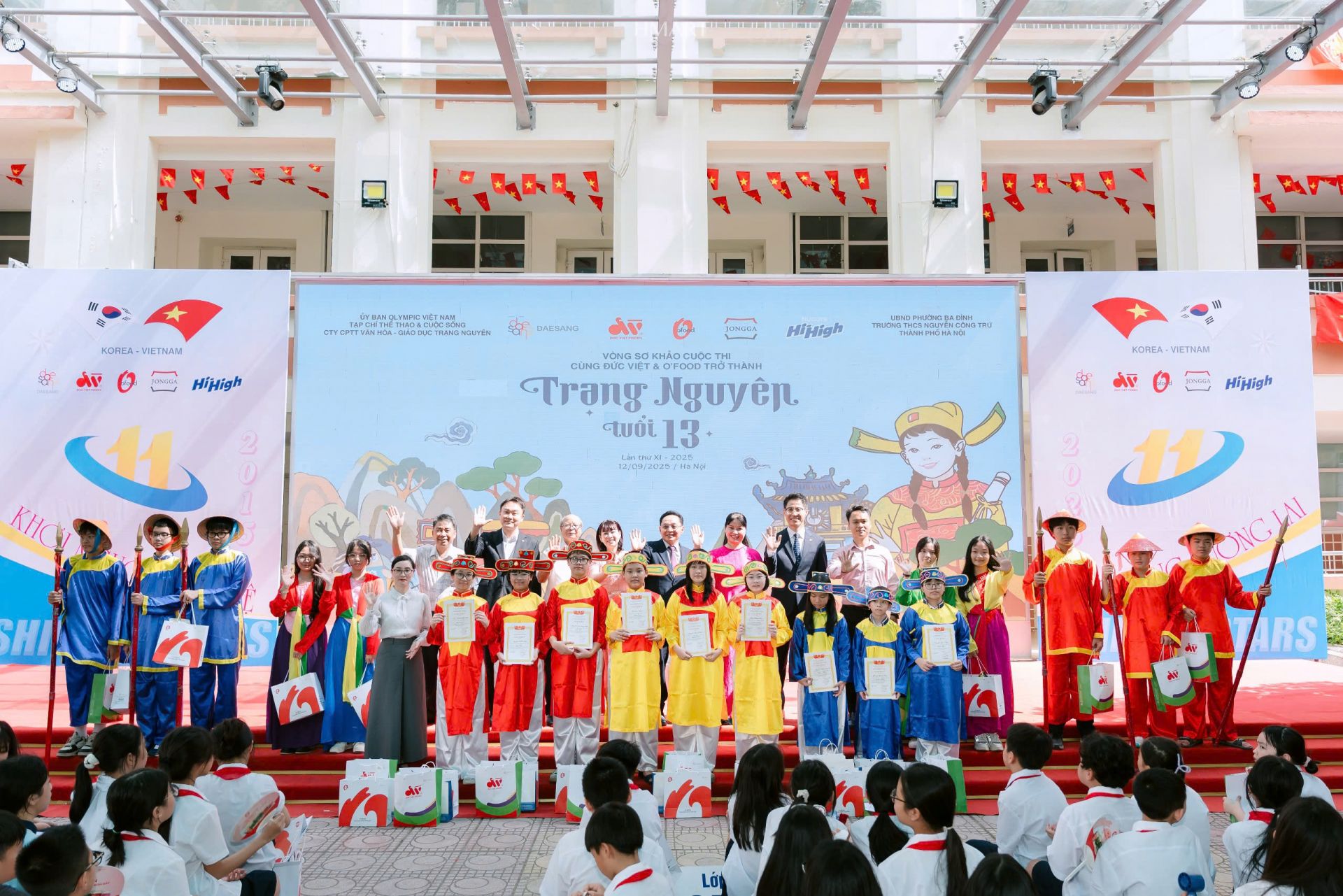 Vinh danh các gương mặt xuất sắc trong phần thi tại chỗ cuộc thi Trạng nguyên tuổi 13