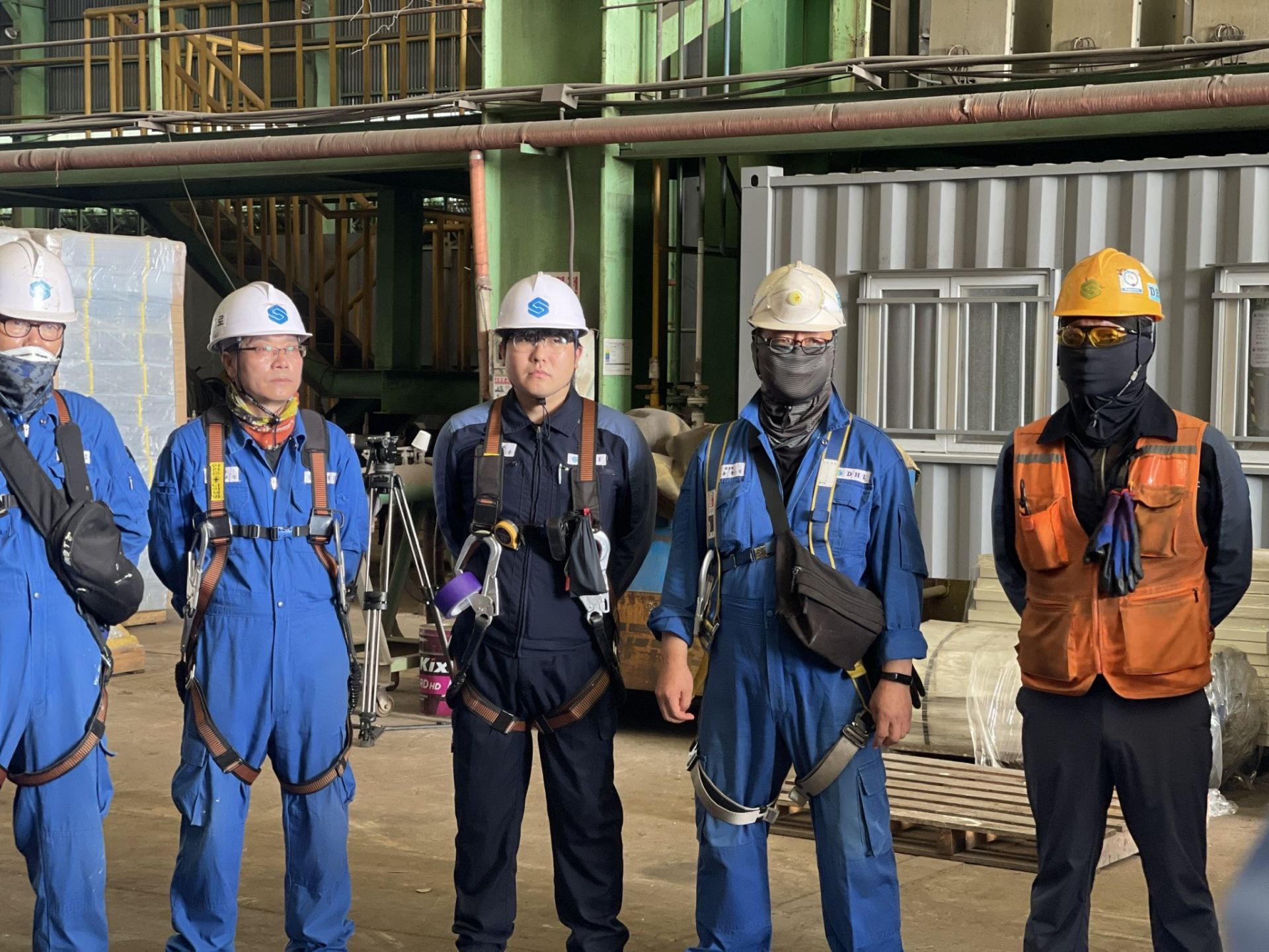 Các công nhân của Nhà máy DHI được tập huấn kỹ lưỡng về an toàn lao động trước mỗi ngày làm việc.