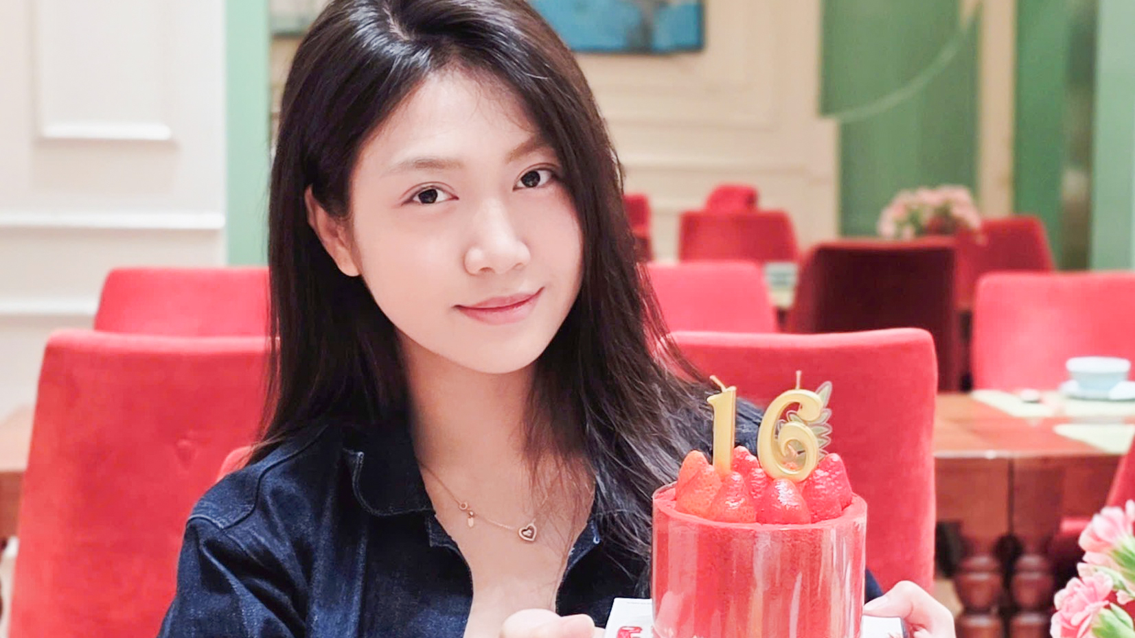 Diễn viên Mạnh Trường "khoe" con gái xinh xắn