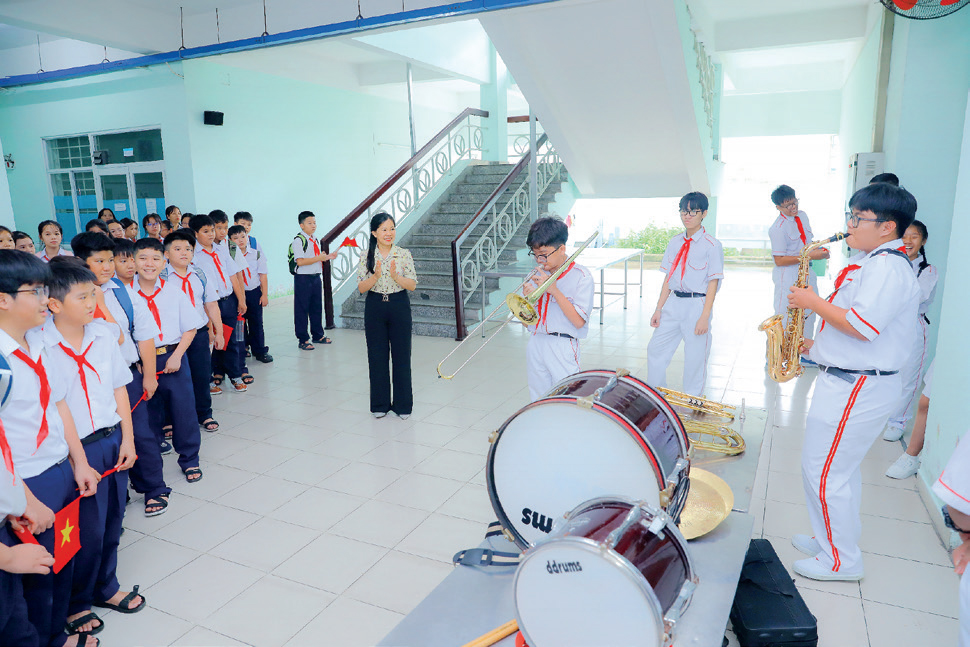 Đội nghi lễ, nơi quy tụ những bạn học sinh học giỏi,
chăm ngoan.