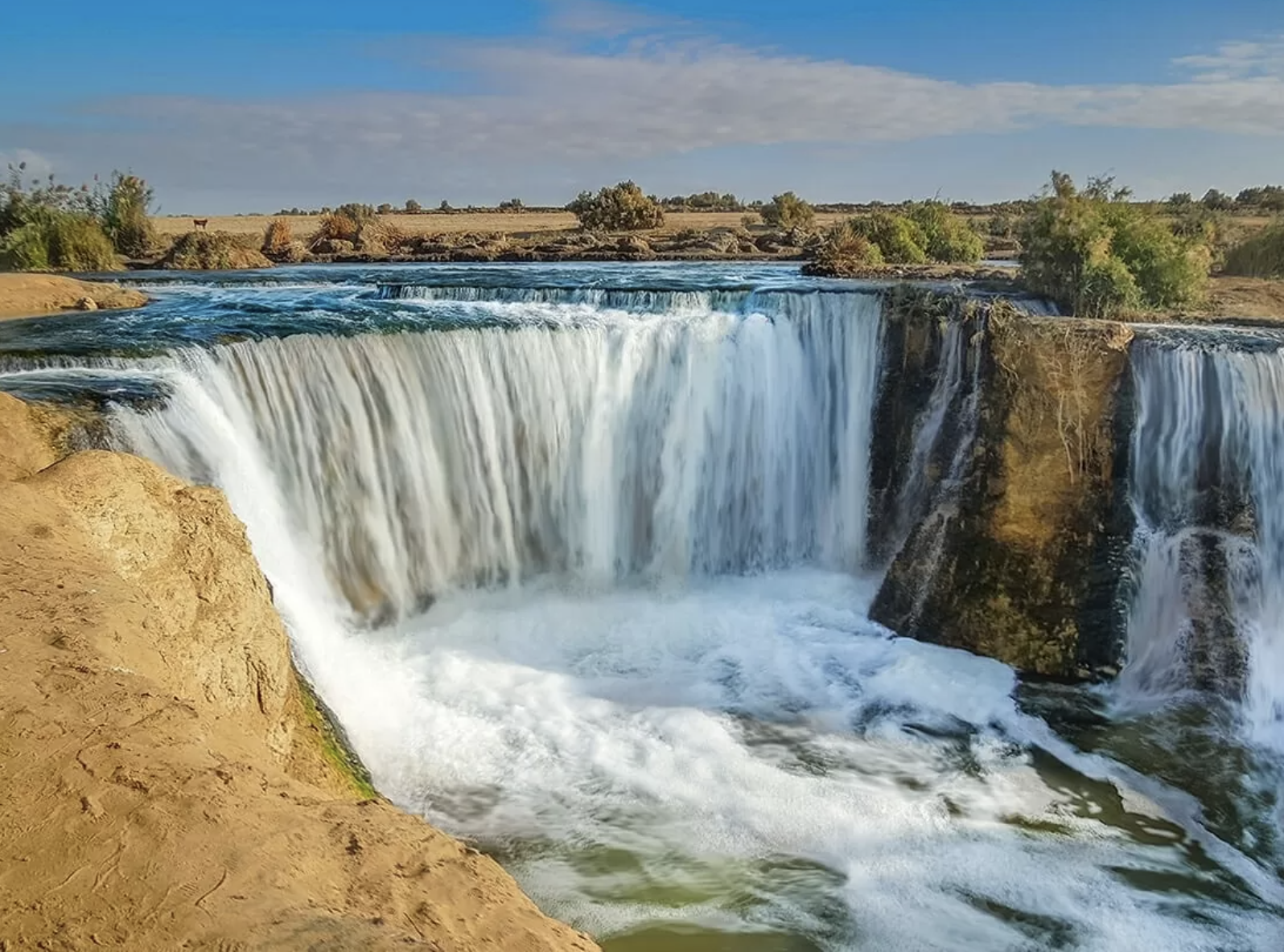 Ốc đảo Fayoum, mảng xanh nổi bật giữa sa mạc phía Tây Ai Cập, nơi lưu giữ dấu ấn các nền văn minh cổ đại và hệ thống tưới tiêu từ thời Pharaoh.