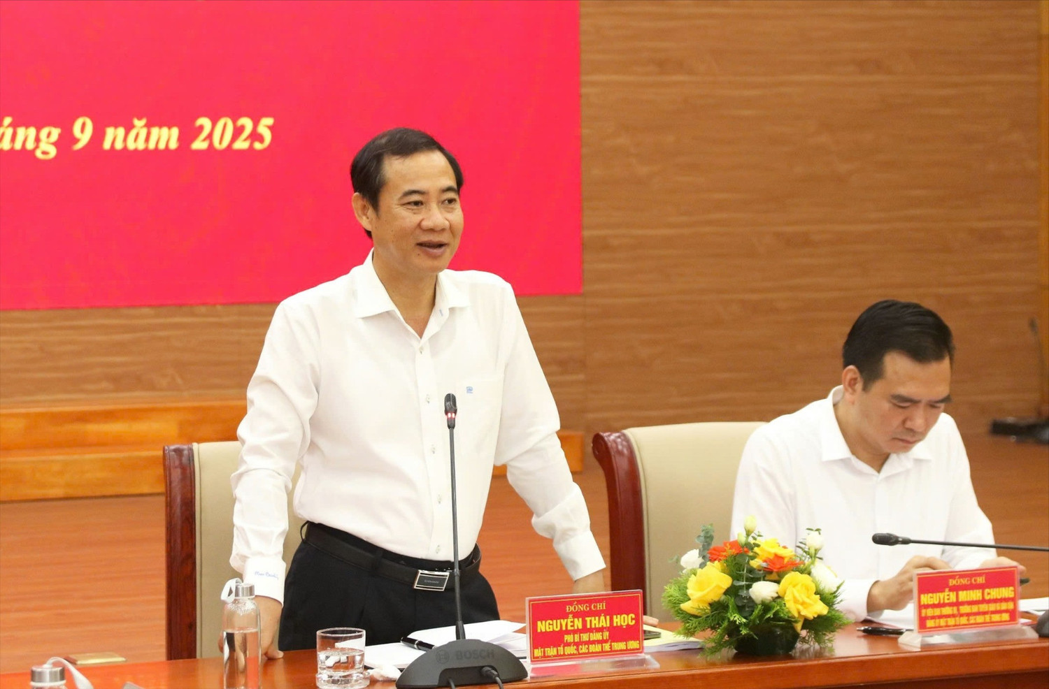 Đồng chí Nguyễn Thái Học, Phó Bí thư Đảng ủy MTTQ, các đoàn thể Trung ương phát biểu tại cuộc gặp mặt .