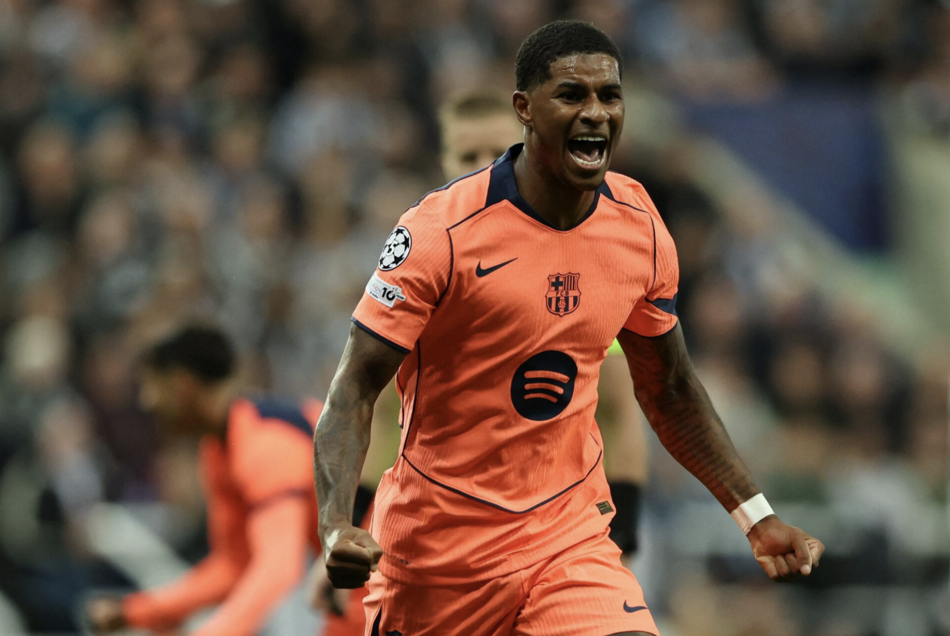Rashford ăn mừng bàn mở tỷ số cho Barca trước Newcastle. Rashford ăn mừng bàn mở tỷ số cho Barca trước Newcastle.