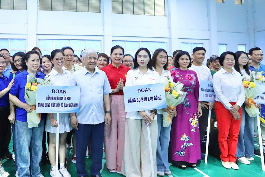 Lễ khai mạc có sự tham dự của các đồng chí lãnh đạo: ông Đỗ Văn Chiến, Ủy viên Bộ Chính trị, Bí thư Trung ương Đảng, Bí thư Đảng ủy Mặt trận Tổ quốc, các đoàn thể Trung ương, Chủ tịch Ủy ban Trung ương MTTQ Việt Nam; bà Hà Thị Nga, Ủy viên Trung ương Đảng, Phó Chủ tịch Ủy ban Trung ương MTTQ Việt Nam; bà Nguyễn Thị Tuyến, Ủy viên Trung ương Đảng, Phó Chủ tịch Ủy ban Trung ương MTTQ Việt Nam, Chủ tịch Hội LHPN Việt Nam; ông Nguyễn Đình Khang, Ủy viên Trung ương Đảng, Phó Chủ tịch Ủy ban Trung ương MTTQ Việt Nam, Chủ tịch Tổng Liên đoàn Lao động Việt Nam;… cùng nhiều lãnh đạo, đại biểu đến từ các đơn vị trực thuộc.