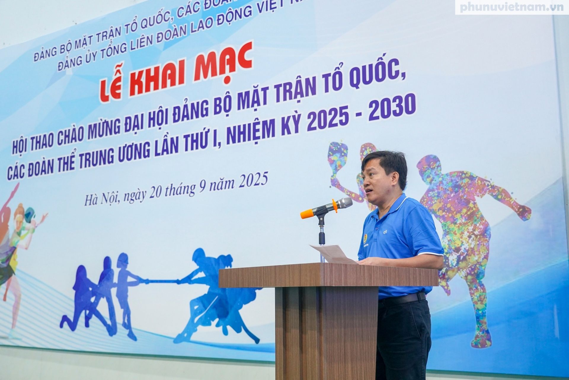 Ông Nguyễn Xuân Hùng - Ủy viên Ban Thường vụ Đảng ủy - Phó Chủ tịch Tổng Liên đoàn Lao động Việt Nam, phát biểu khai mạc, nhấn mạnh: “Hội thao là hoạt động chính trị, văn hóa, thể chất ý nghĩa, chào mừng Đại hội Đảng bộ Mặt trận Tổ quốc và các đoàn thể Trung ương lần thứ I, góp phần gắn kết, thắt chặt tình đoàn kết giữa các đơn vị”.