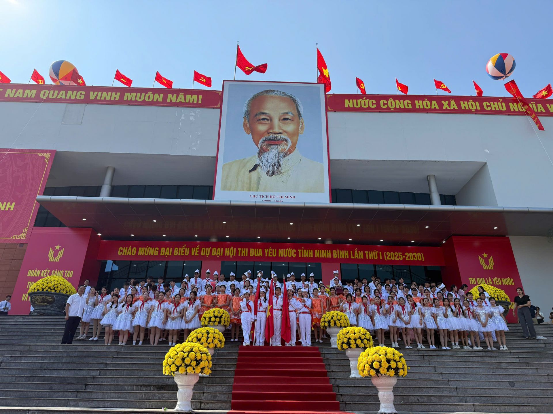 Thời gian qua, thiếu nhi Ninh Bình tích cực tham gia các phong trào của ngành Giáo dục, Đội TNTP Hồ Chí Minh. Thời gian qua, thiếu nhi Ninh Bình tích cực tham gia các phong trào của ngành Giáo dục, Đội TNTP Hồ Chí Minh.