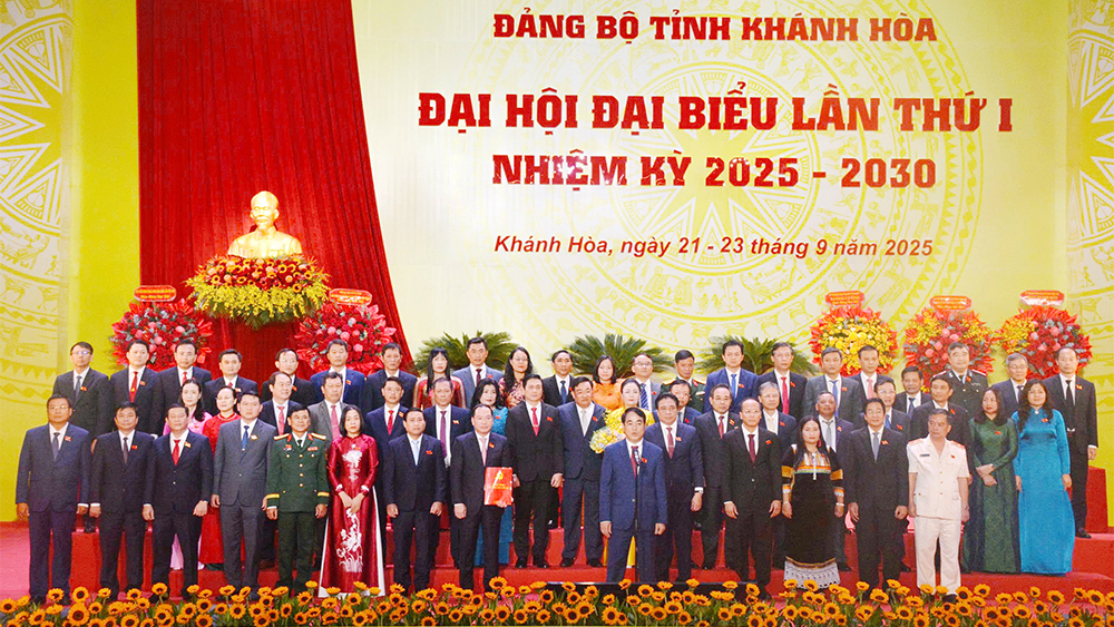 Ban chấp hành ra mắt đại hội Ban chấp hành ra mắt đại hội